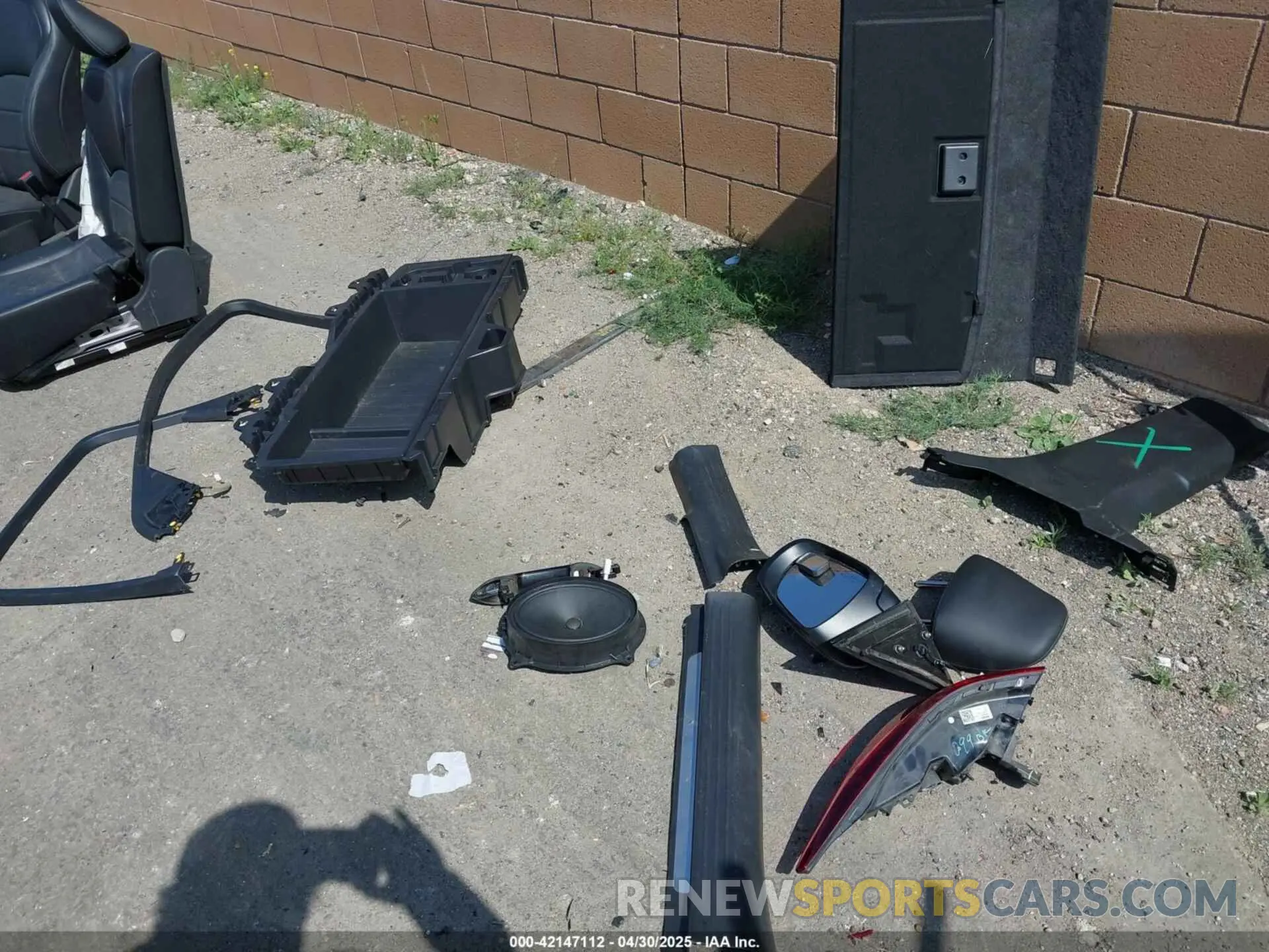 18 Photograph of a damaged car 3PCAJ5AA4NF107602 INFINITI QX50 2022