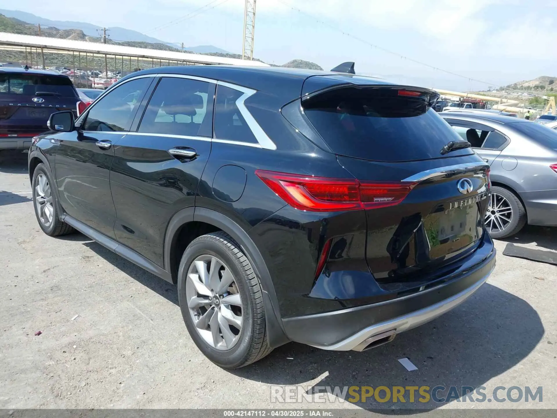 3 Photograph of a damaged car 3PCAJ5AA4NF107602 INFINITI QX50 2022
