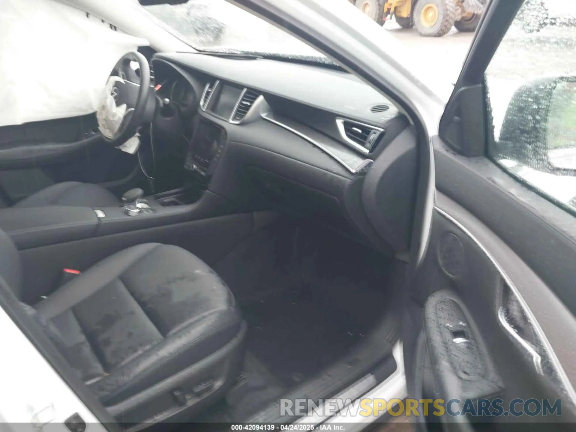 5 Photograph of a damaged car 3PCAJ5AAXNF120421 INFINITI QX50 2022