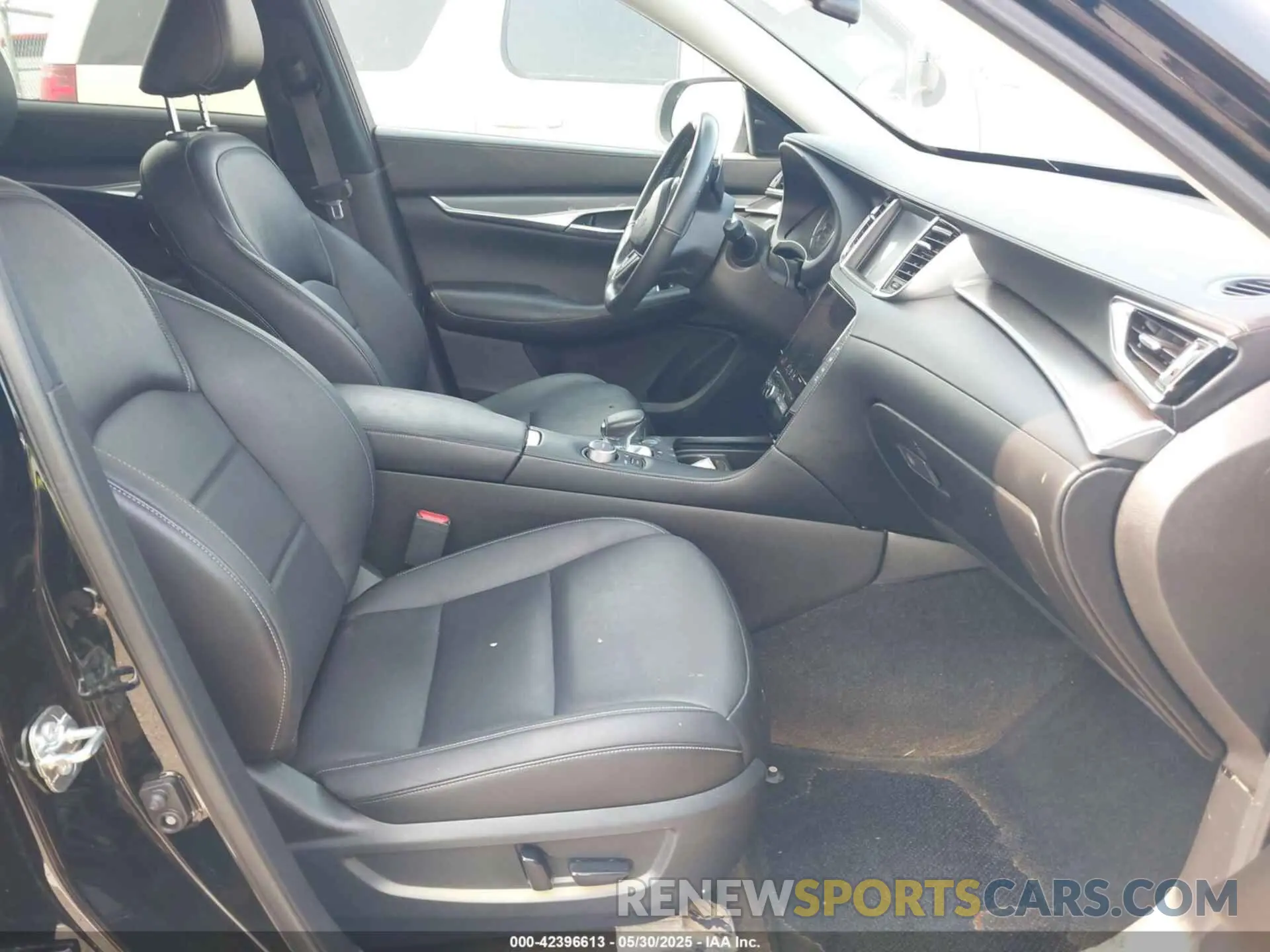 5 Photograph of a damaged car 3PCAJ5AB2NF109454 INFINITI QX50 2022