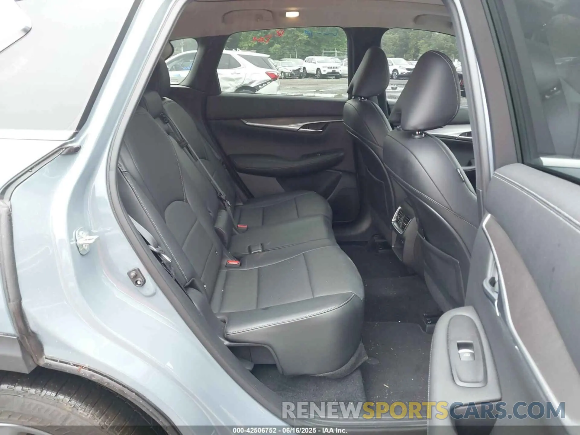8 Photograph of a damaged car 3PCAJ5BB4NF112080 INFINITI QX50 2022
