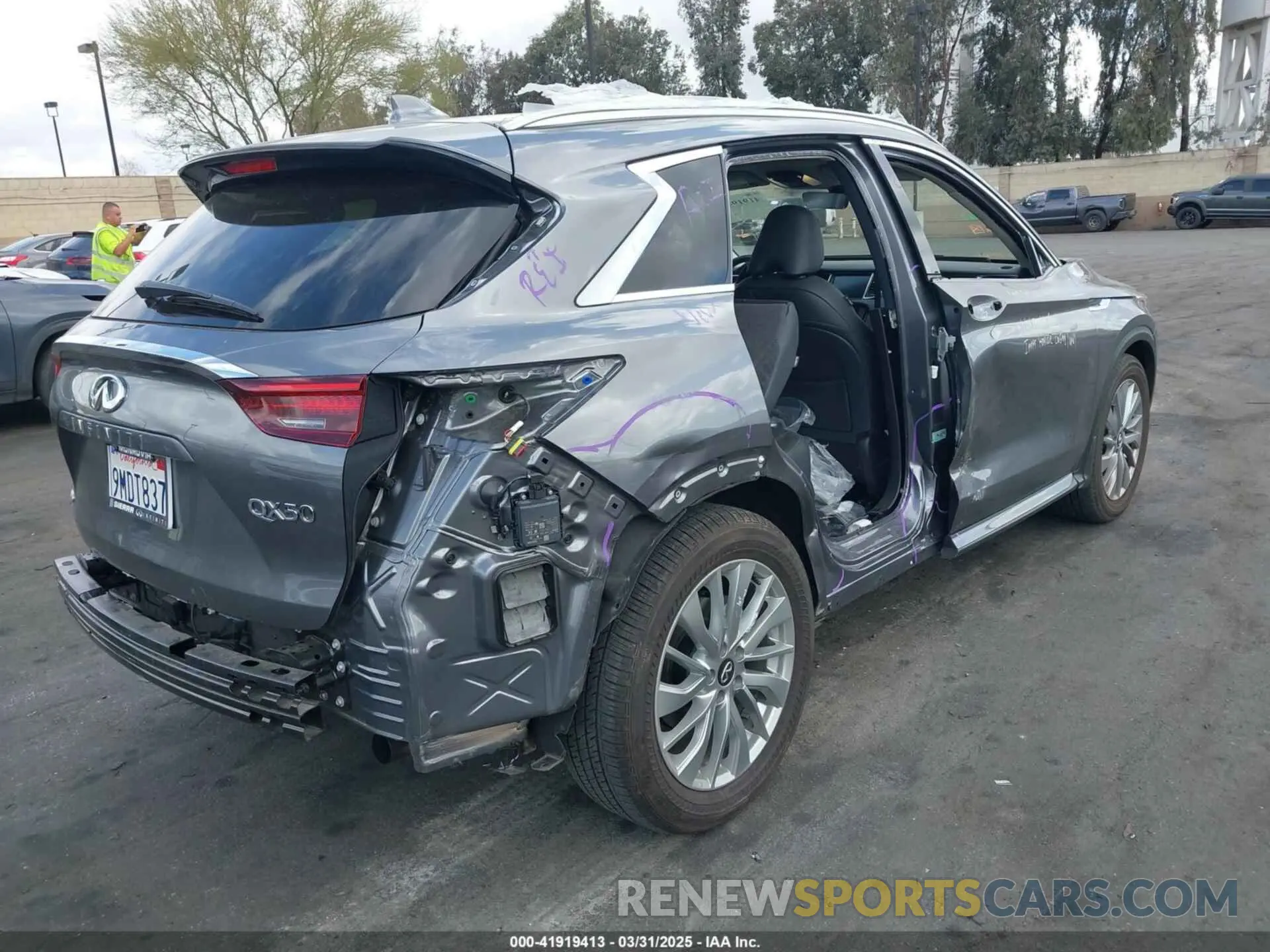 4 Photograph of a damaged car 3PCAJ5BB1PF106692 INFINITI QX50 2023