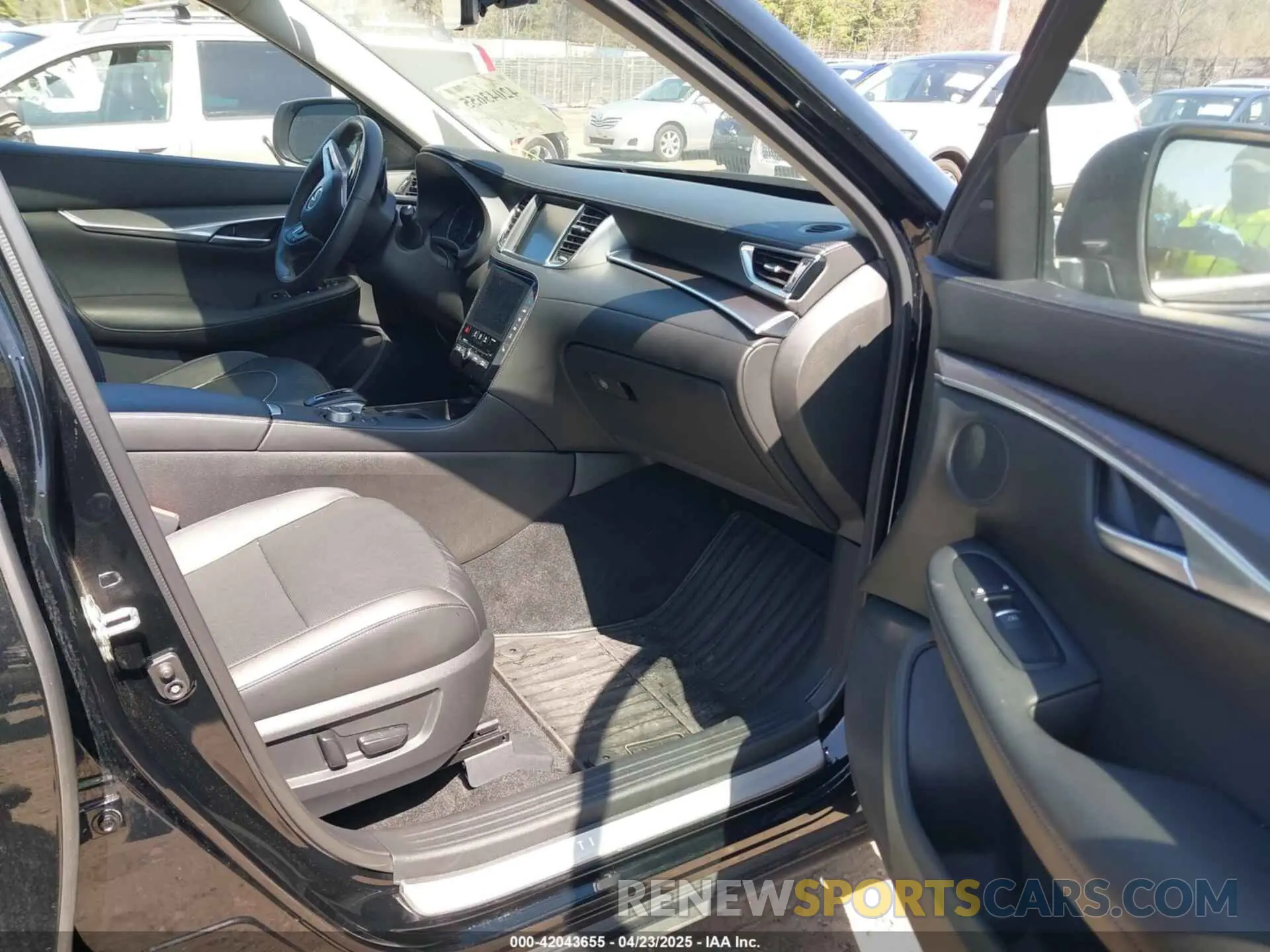 5 Photograph of a damaged car 3PCAJ5BBXPF107517 INFINITI QX50 2023