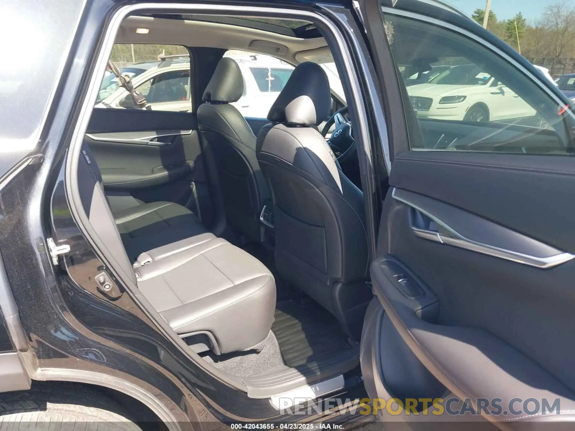 8 Photograph of a damaged car 3PCAJ5BBXPF107517 INFINITI QX50 2023