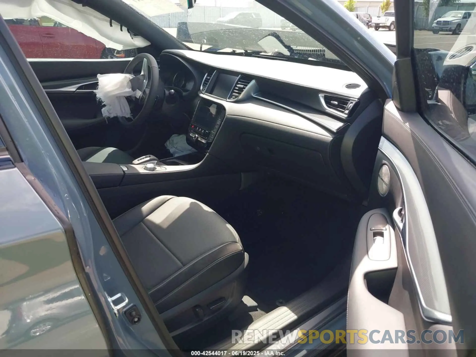 5 Photograph of a damaged car 3PCAJ5FB5SF106391 INFINITI QX50 2025