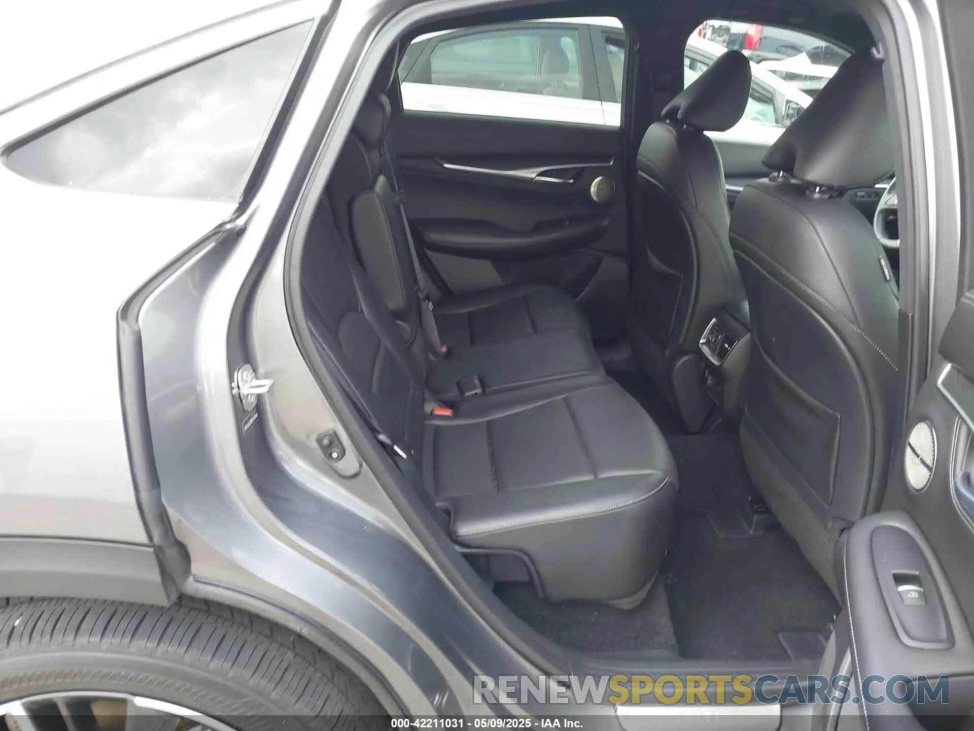 8 Photograph of a damaged car 3PCAJ5L39NF103964 INFINITI QX55 2022