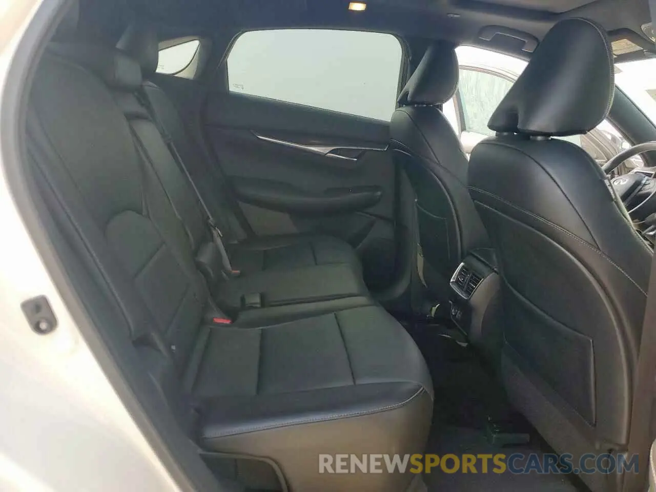11 Photograph of a damaged car 3PCAJ5J38NF104137 INFINITI QX55 LUXE 2022