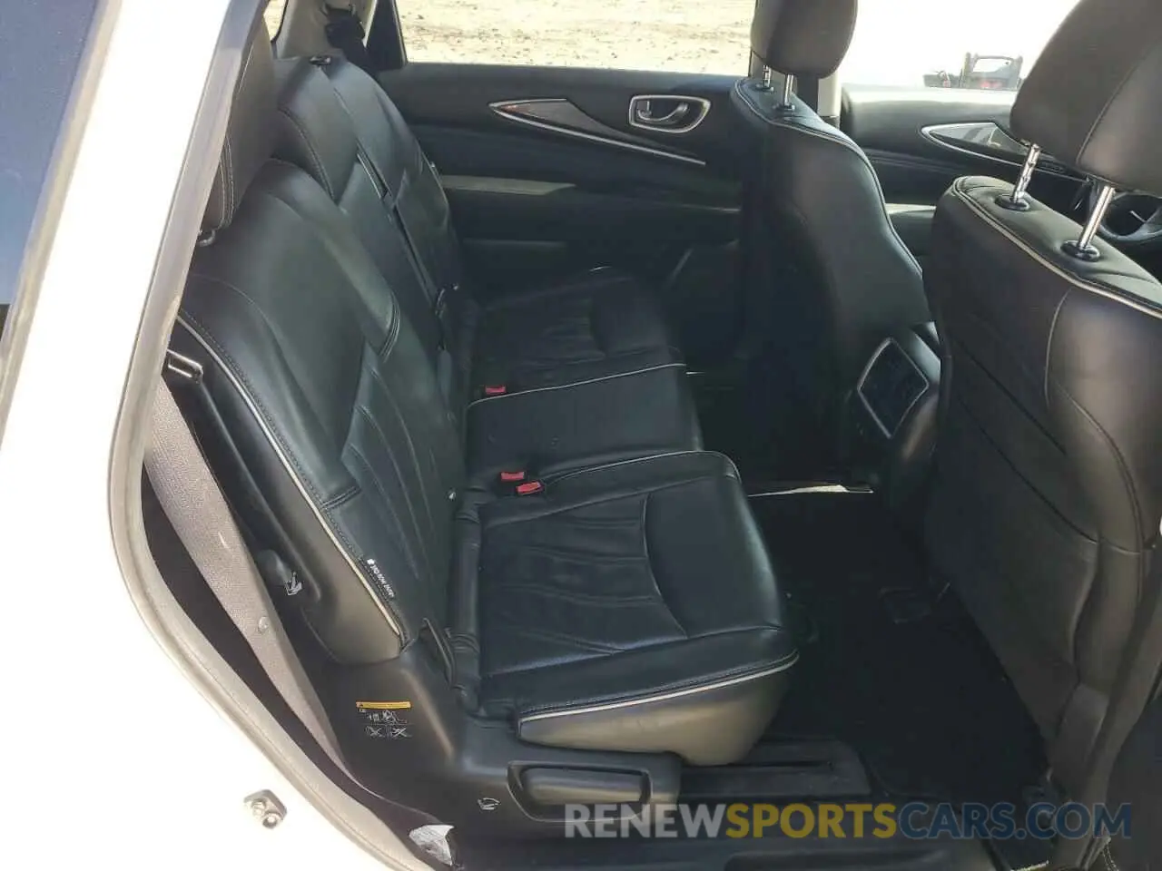 11 Photograph of a damaged car 5N1DL0MM0KC515907 INFINITI QX60 2019