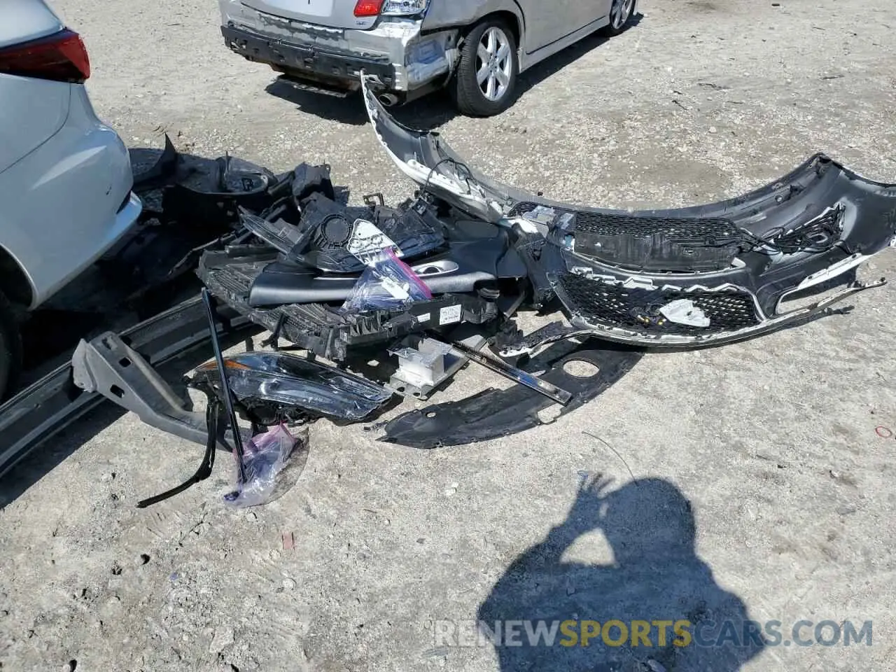 13 Photograph of a damaged car 5N1DL0MM0KC515907 INFINITI QX60 2019