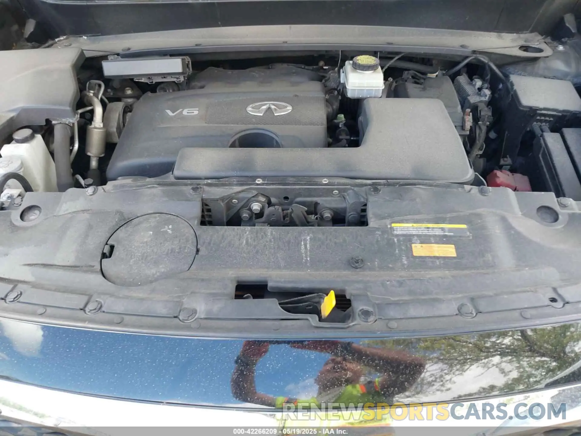 10 Photograph of a damaged car 5N1DL0MM1KC501532 INFINITI QX60 2019