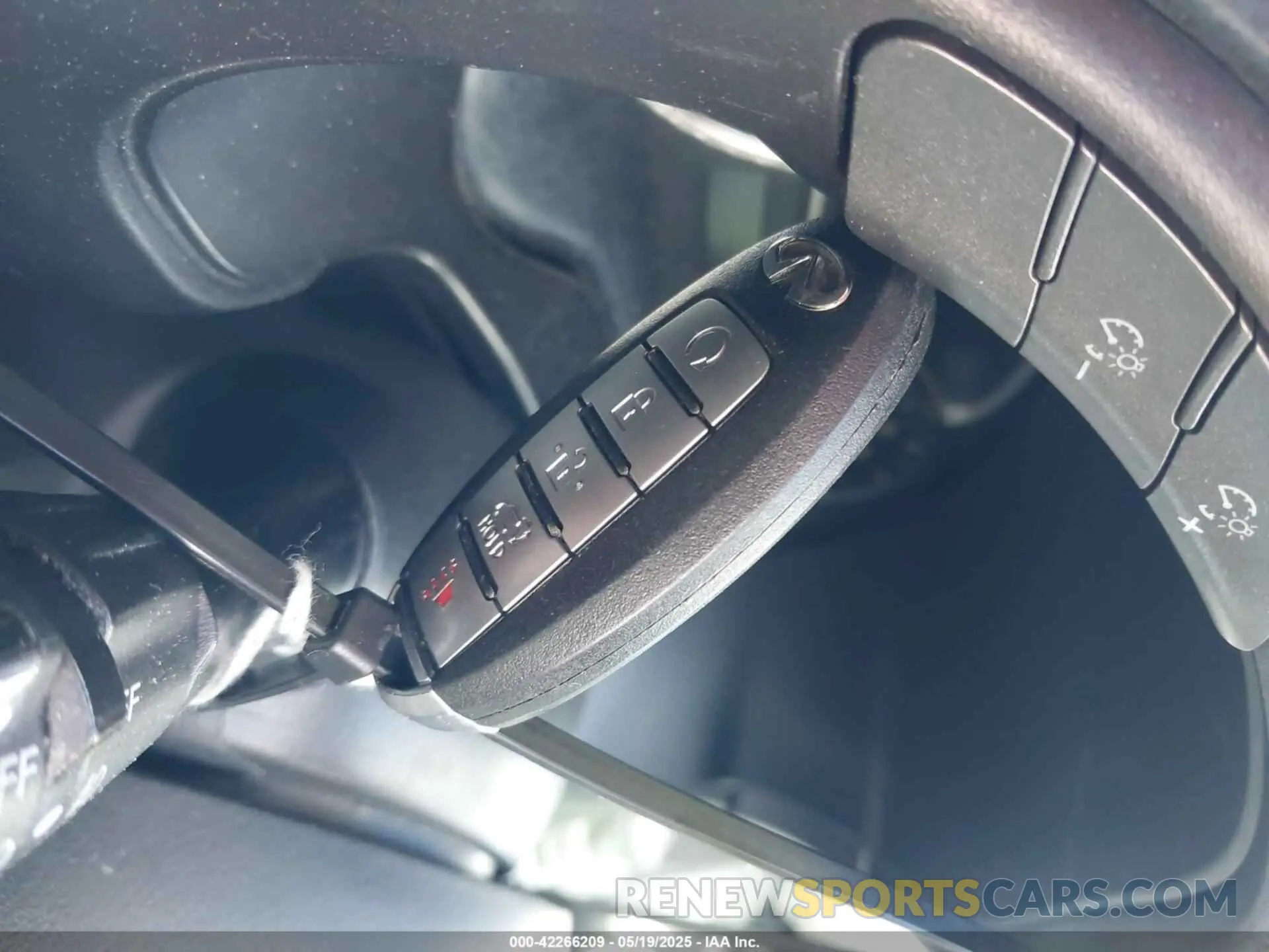 11 Photograph of a damaged car 5N1DL0MM1KC501532 INFINITI QX60 2019