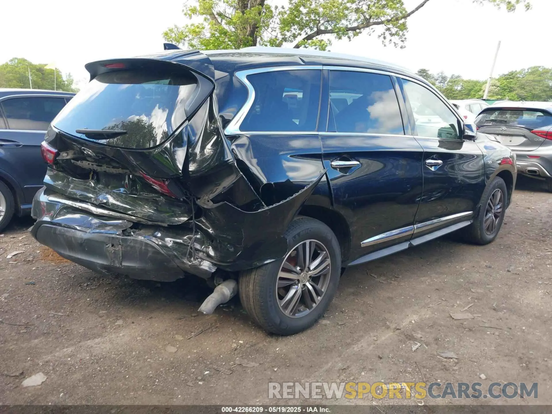 4 Photograph of a damaged car 5N1DL0MM1KC501532 INFINITI QX60 2019