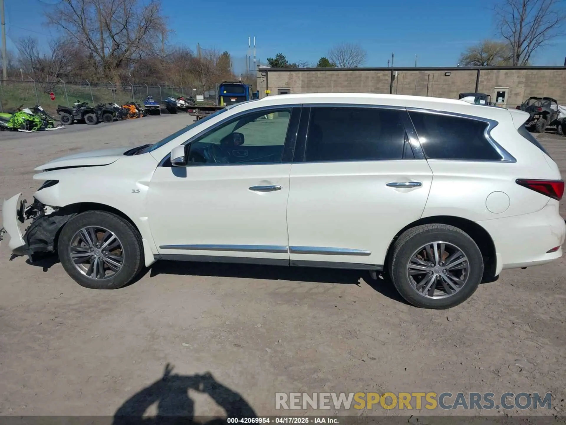15 Photograph of a damaged car 5N1DL0MM1KC514667 INFINITI QX60 2019