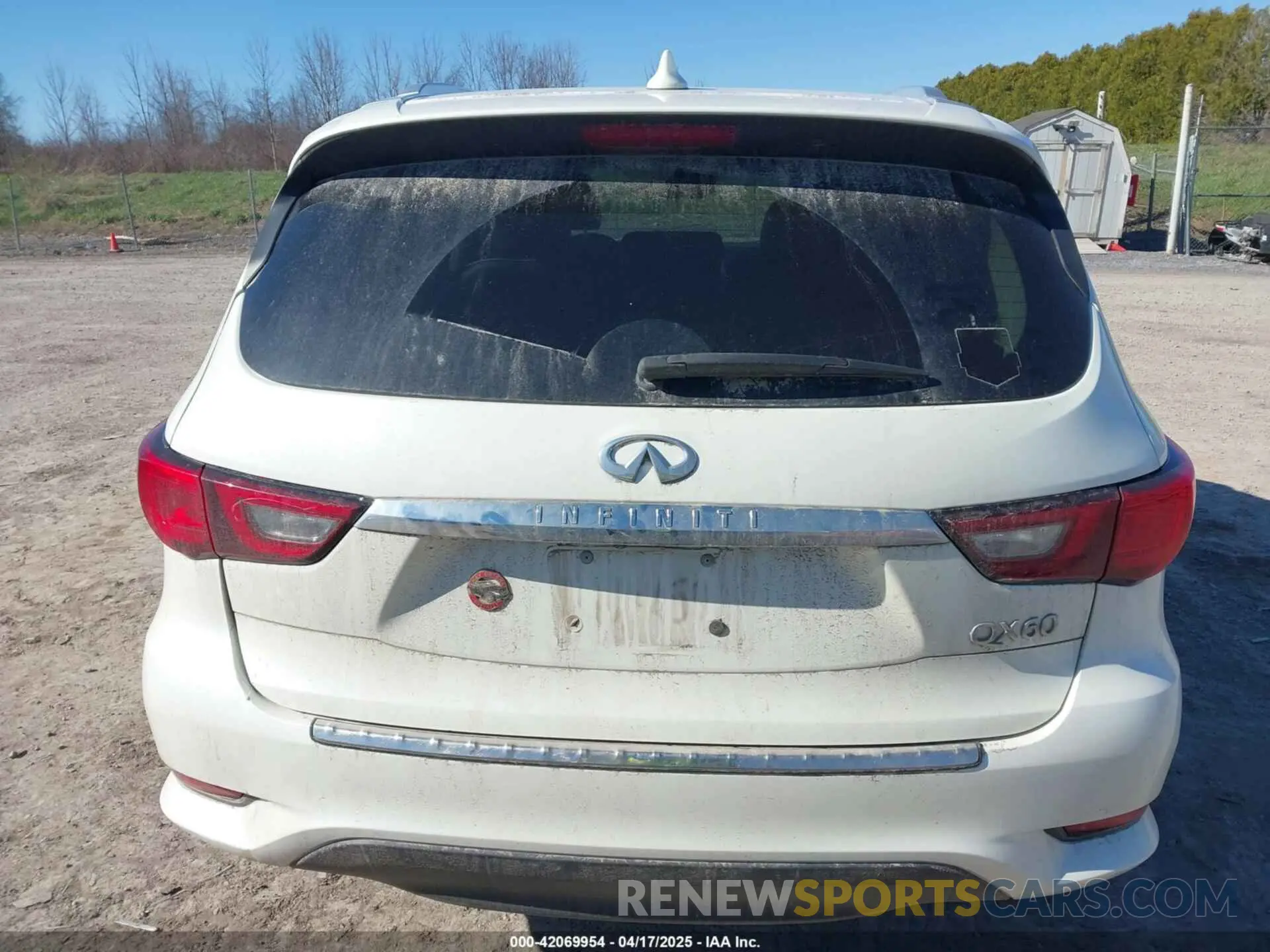 17 Photograph of a damaged car 5N1DL0MM1KC514667 INFINITI QX60 2019