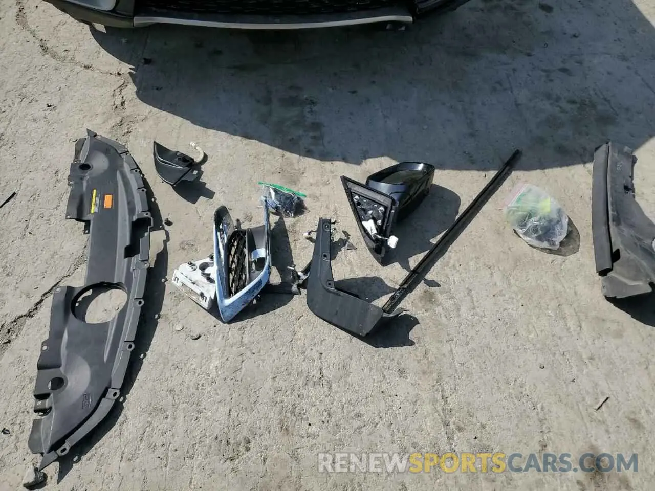 13 Photograph of a damaged car 5N1DL0MM1KC556515 INFINITI QX60 2019
