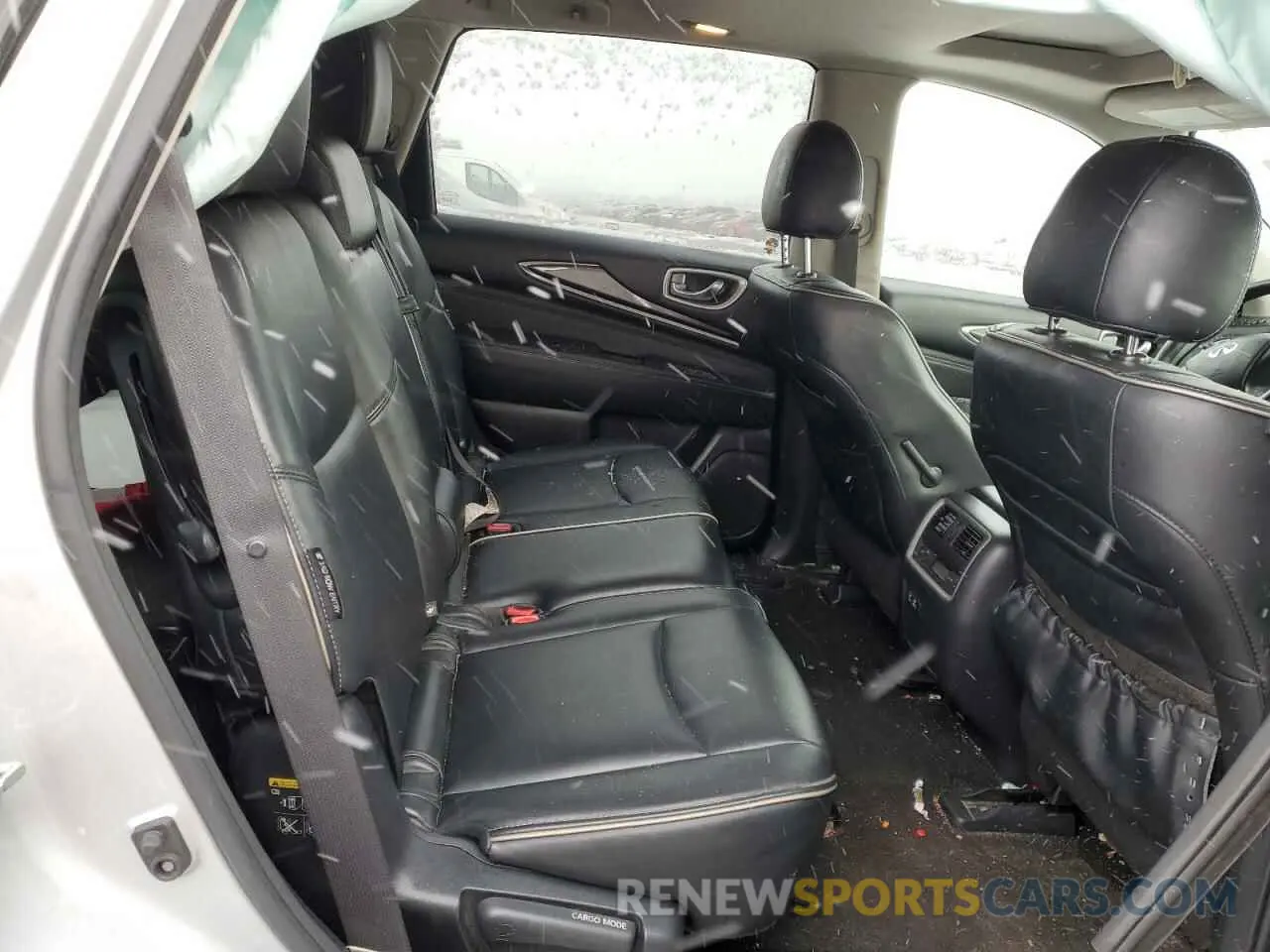 10 Photograph of a damaged car 5N1DL0MM1KC557907 INFINITI QX60 2019