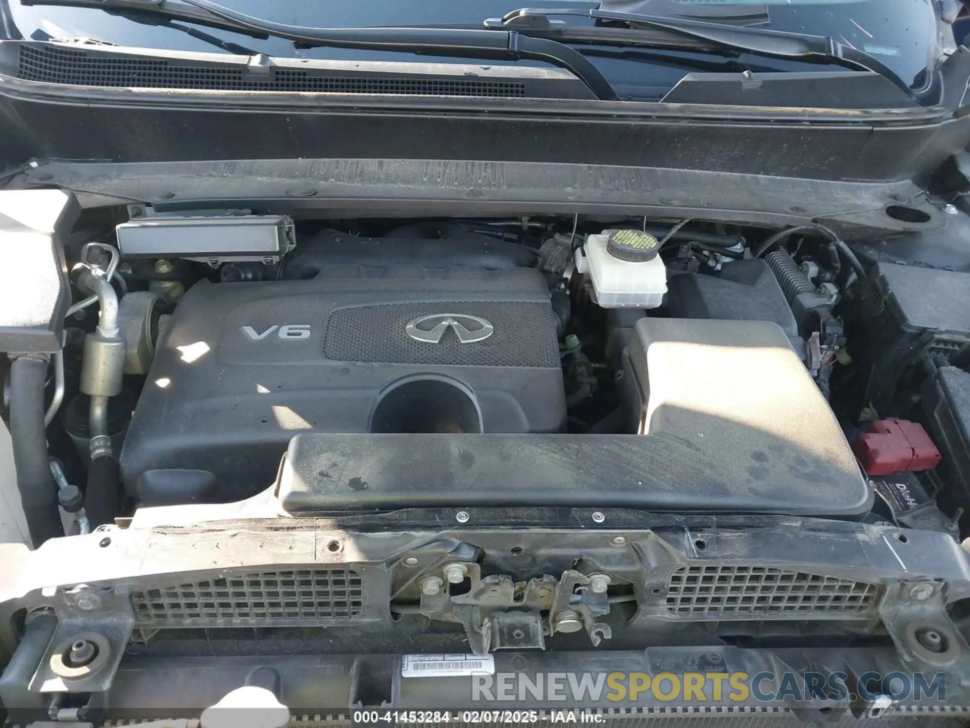10 Photograph of a damaged car 5N1DL0MM2KC507484 INFINITI QX60 2019