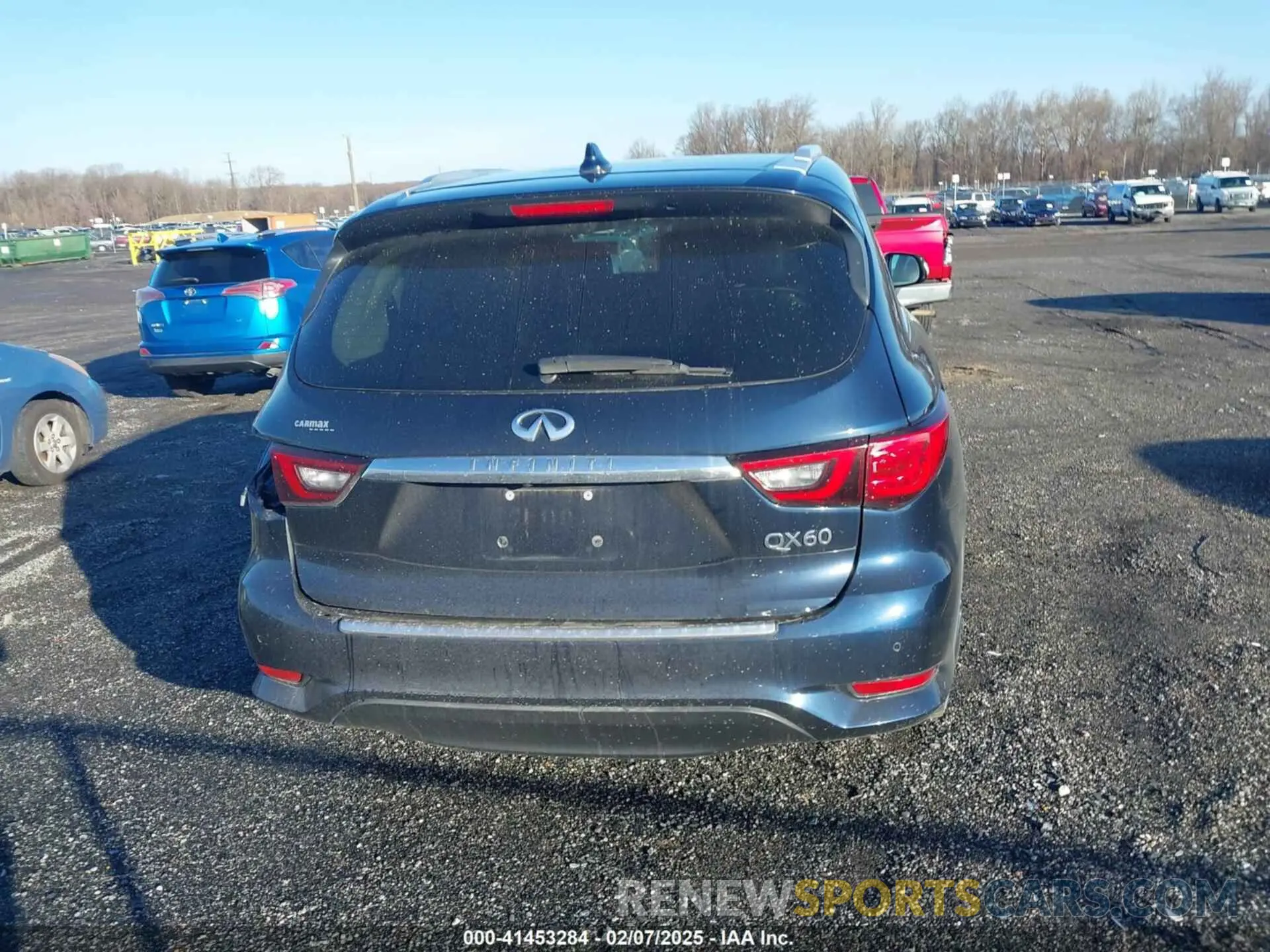 16 Photograph of a damaged car 5N1DL0MM2KC507484 INFINITI QX60 2019