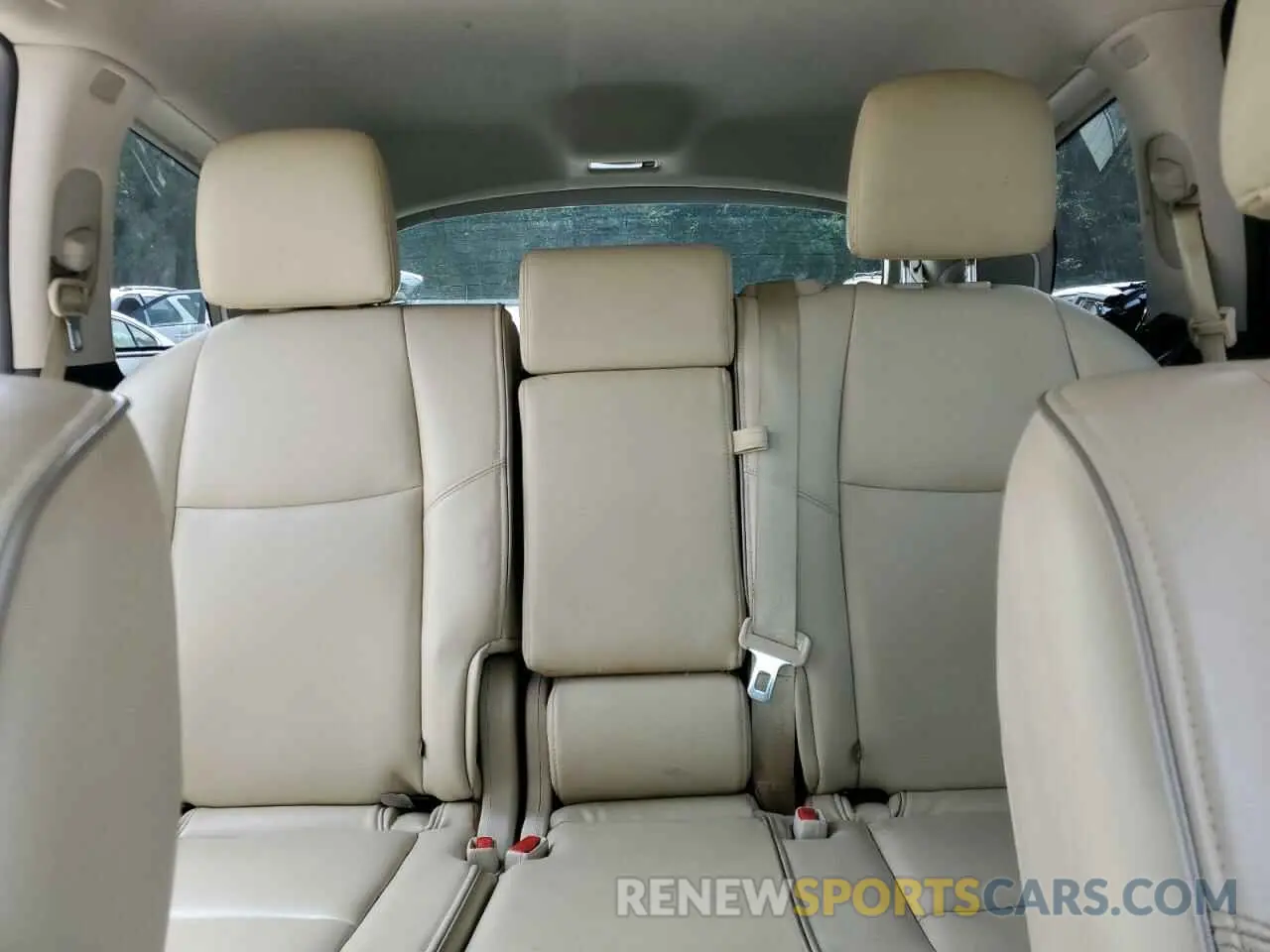10 Photograph of a damaged car 5N1DL0MM2KC513771 INFINITI QX60 2019