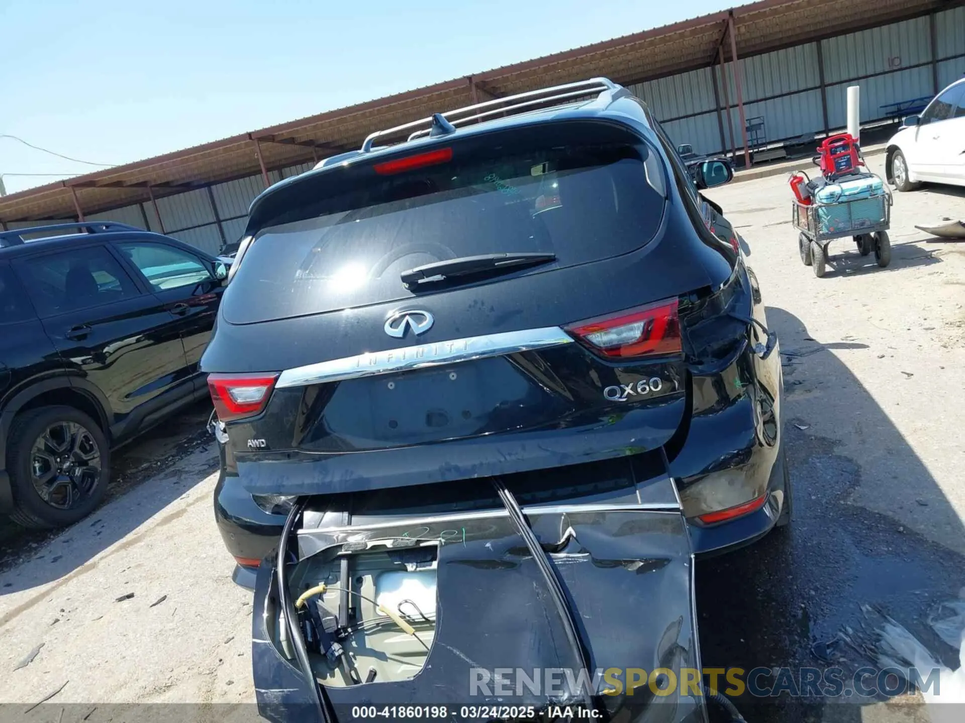 17 Photograph of a damaged car 5N1DL0MM2KC516363 INFINITI QX60 2019