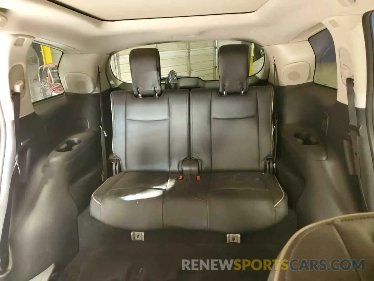 10 Photograph of a damaged car 5N1DL0MM2KC519764 INFINITI QX60 2019