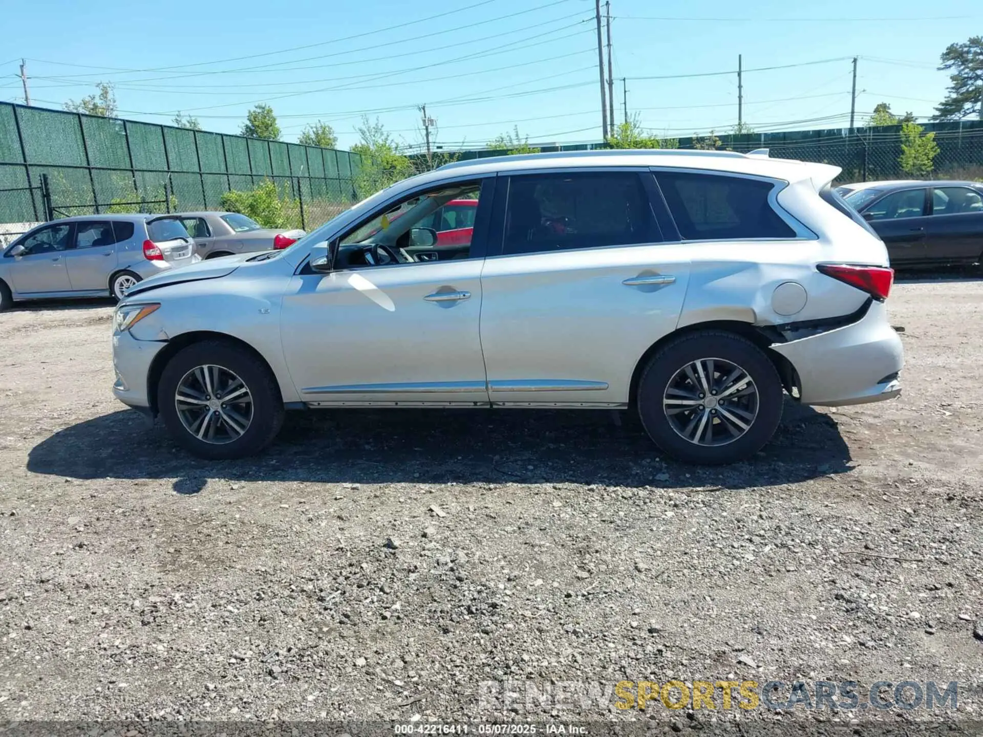 14 Photograph of a damaged car 5N1DL0MM2KC525869 INFINITI QX60 2019