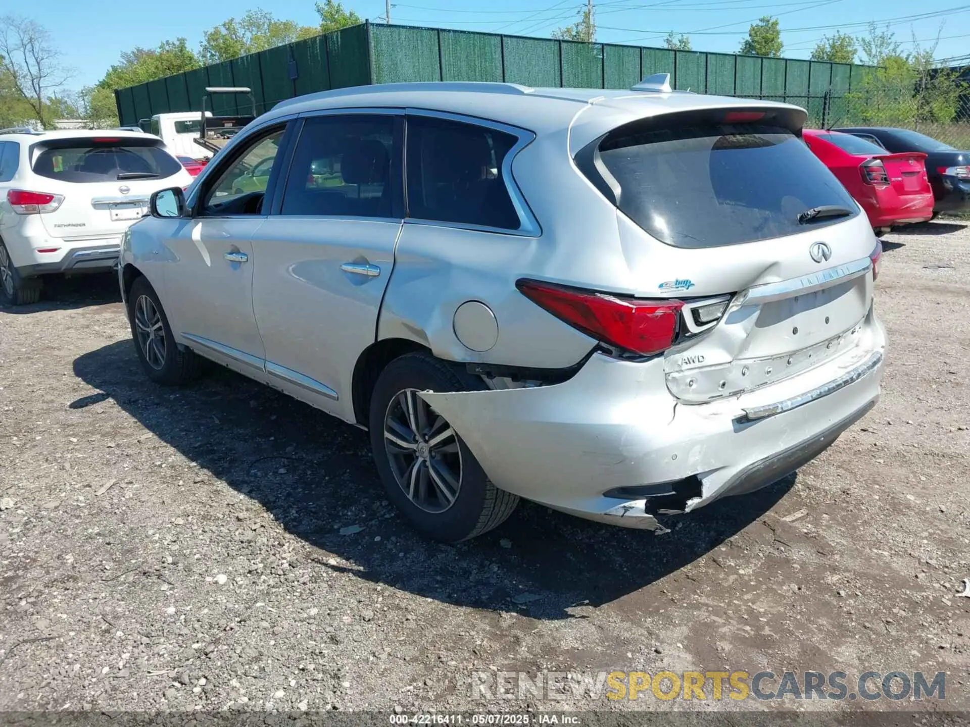 3 Photograph of a damaged car 5N1DL0MM2KC525869 INFINITI QX60 2019