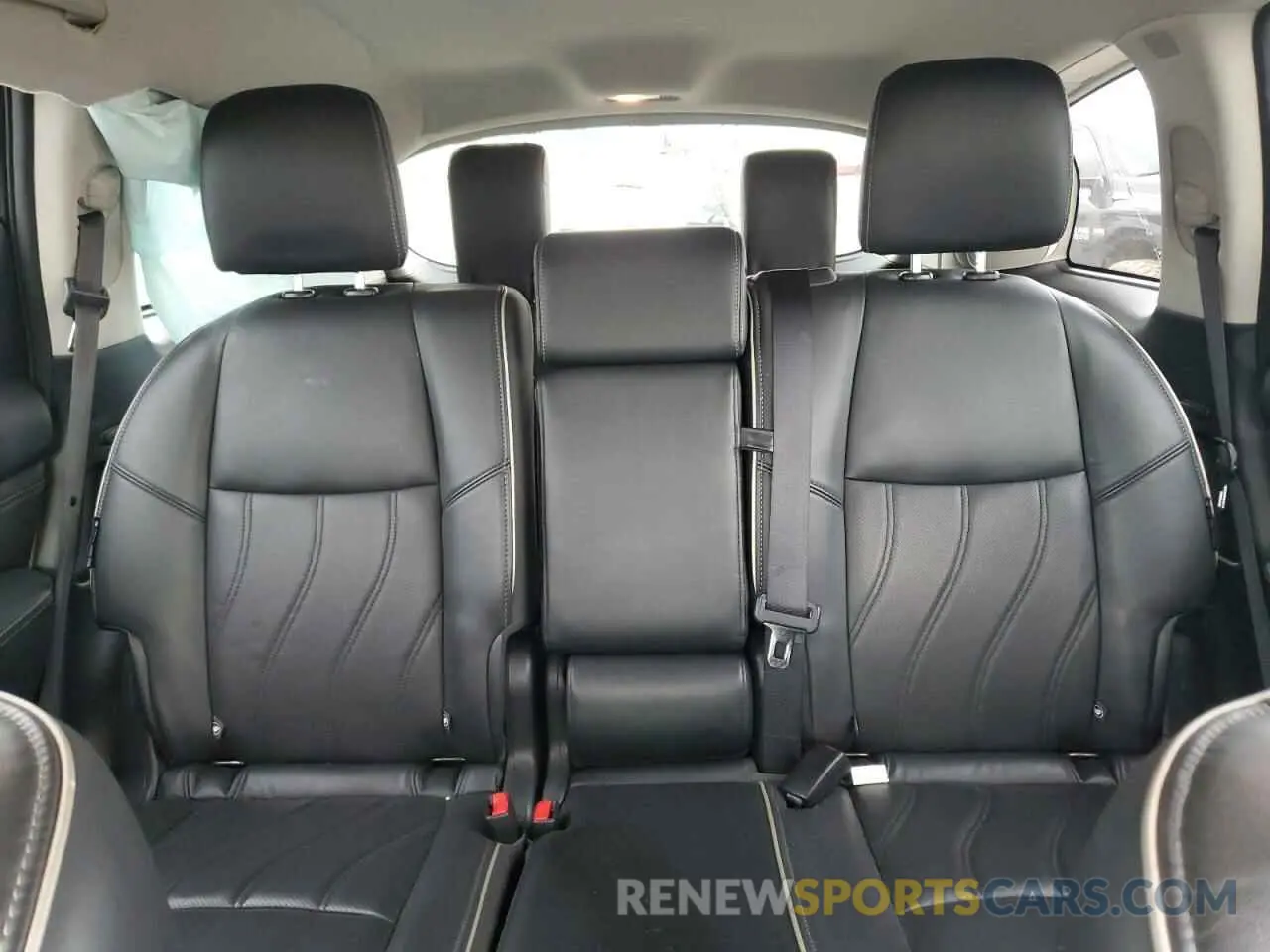 10 Photograph of a damaged car 5N1DL0MM2KC555163 INFINITI QX60 2019