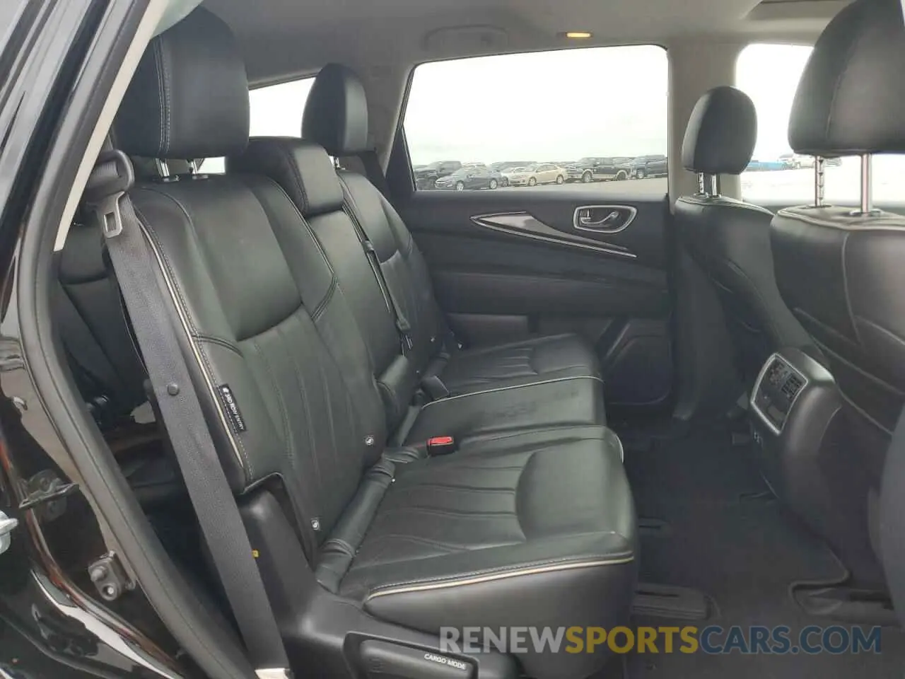 11 Photograph of a damaged car 5N1DL0MM2KC555163 INFINITI QX60 2019