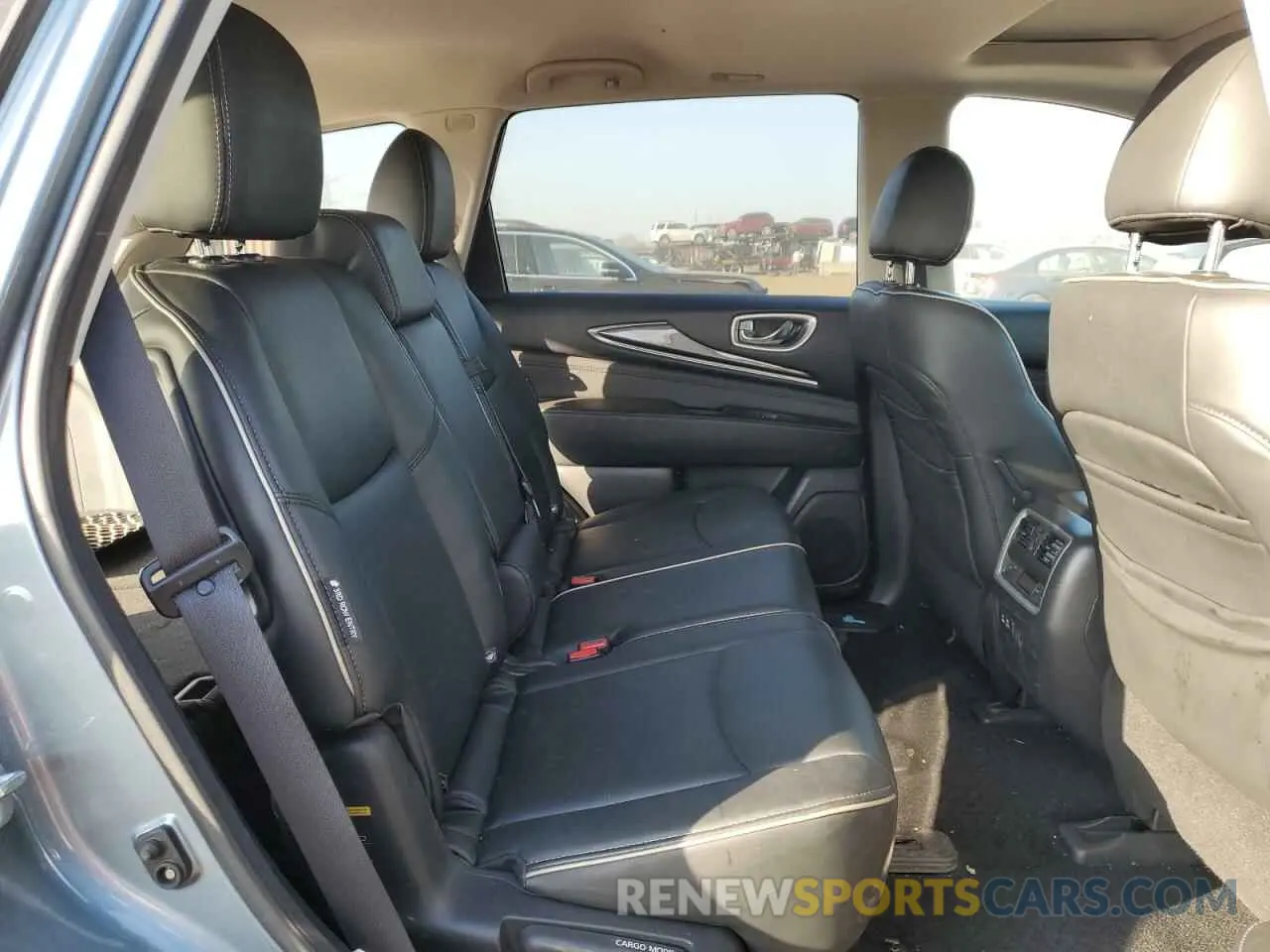 11 Photograph of a damaged car 5N1DL0MM2KC561173 INFINITI QX60 2019