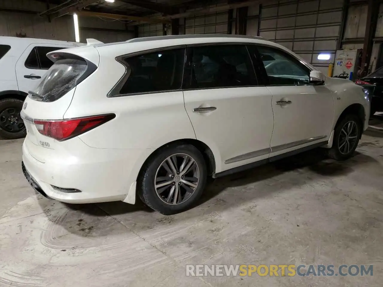 3 Photograph of a damaged car 5N1DL0MM3KC505775 INFINITI QX60 2019