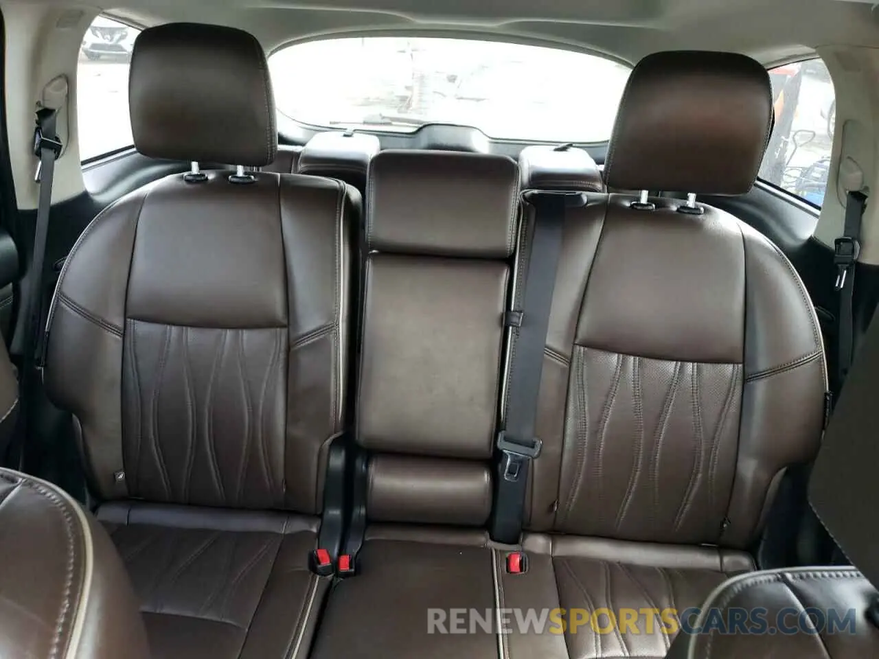 10 Photograph of a damaged car 5N1DL0MM3KC507445 INFINITI QX60 2019