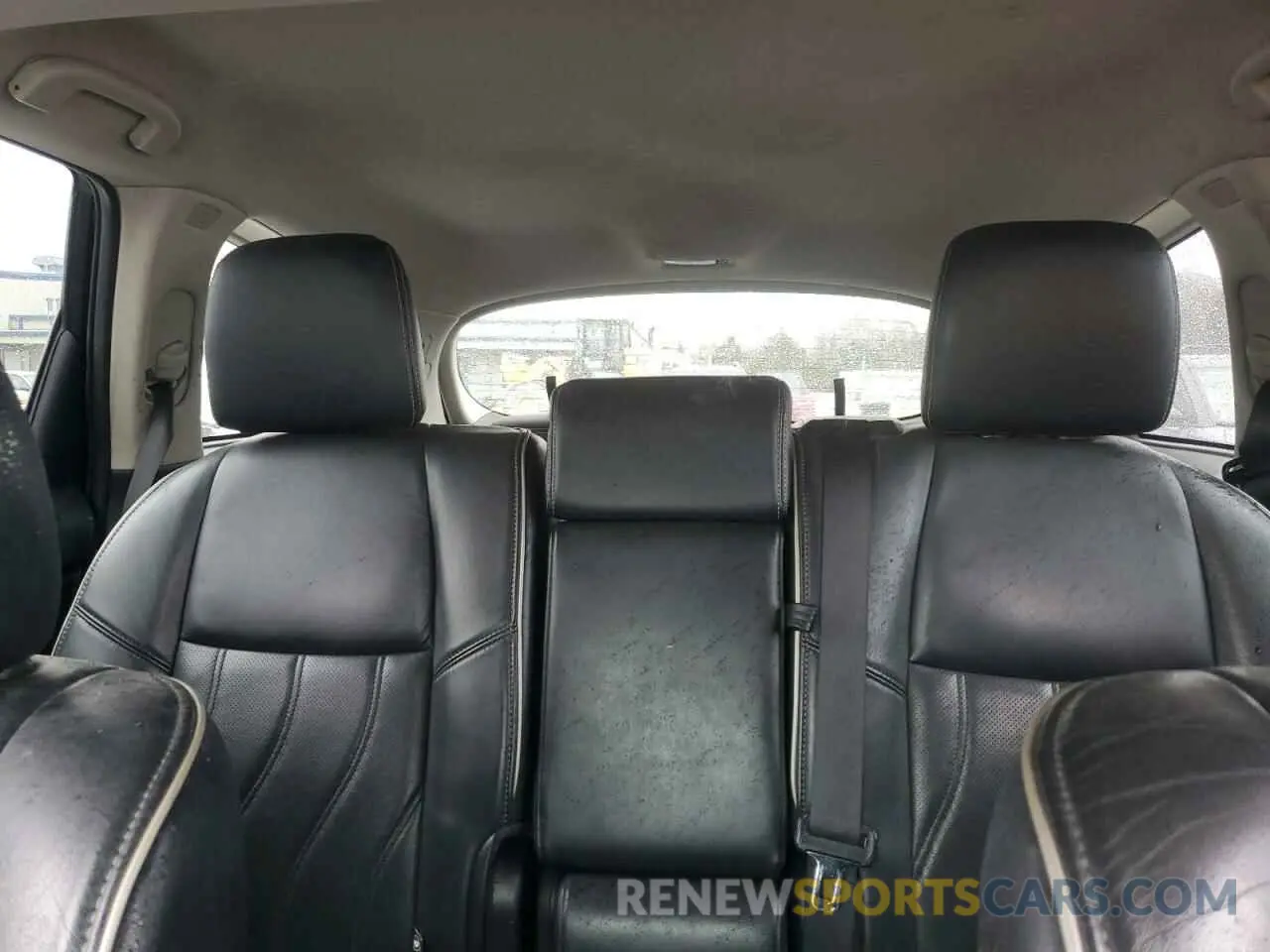 10 Photograph of a damaged car 5N1DL0MM3KC549128 INFINITI QX60 2019