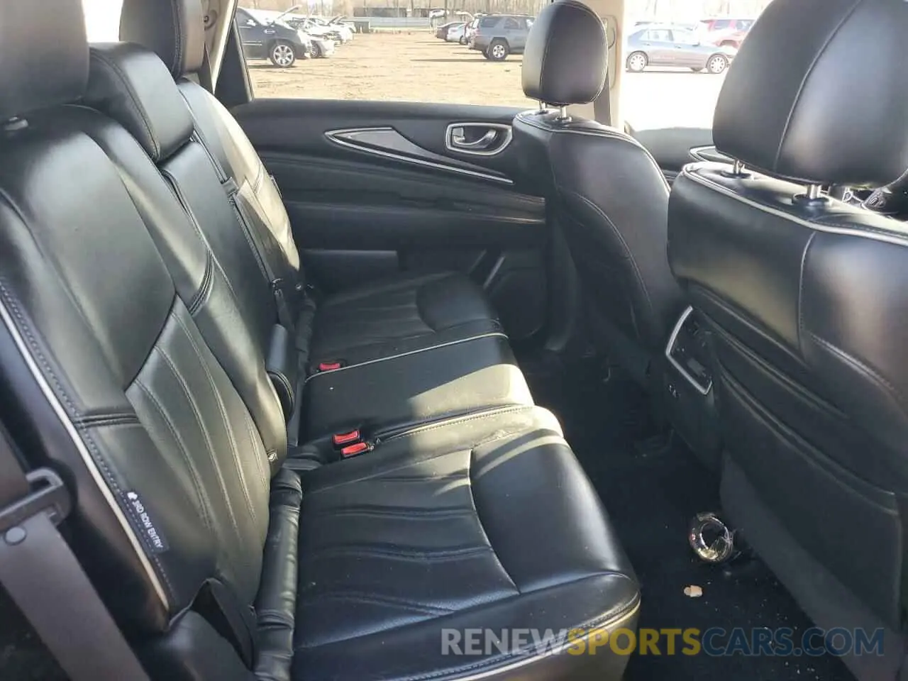 11 Photograph of a damaged car 5N1DL0MM3KC549985 INFINITI QX60 2019