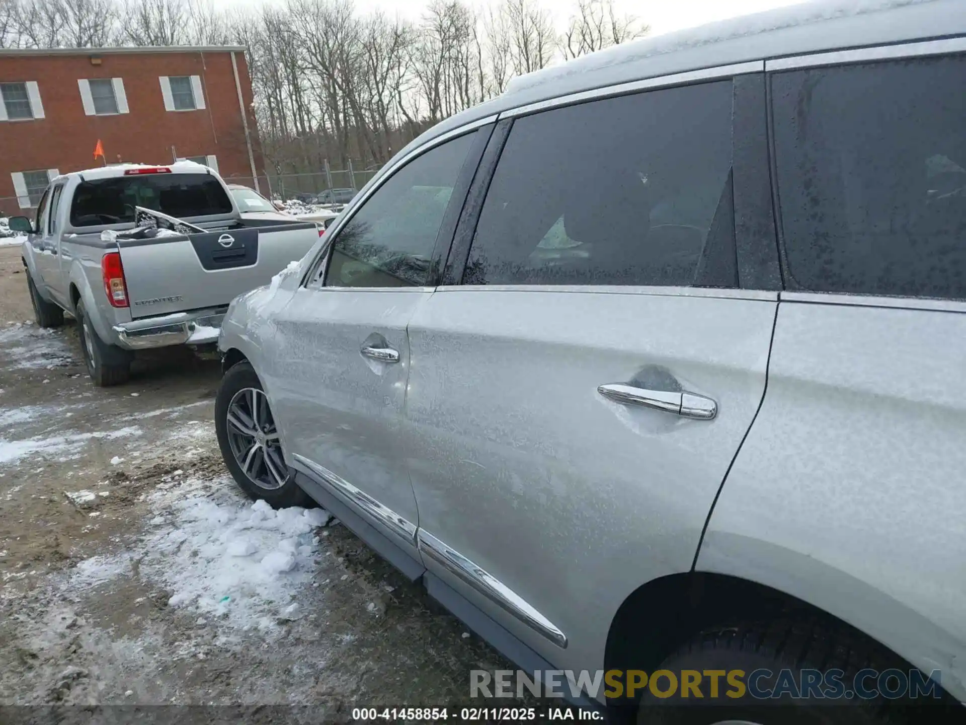 15 Photograph of a damaged car 5N1DL0MM3KC557102 INFINITI QX60 2019