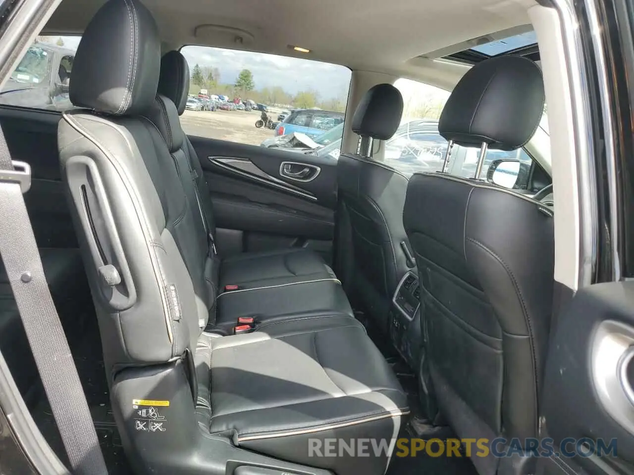 11 Photograph of a damaged car 5N1DL0MM3KC567452 INFINITI QX60 2019