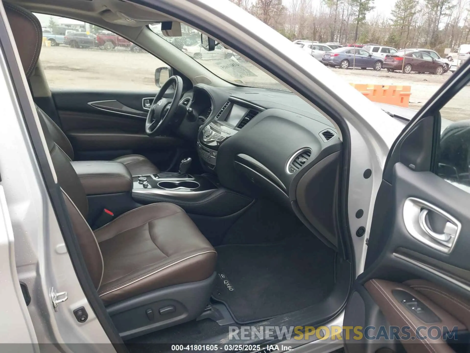 5 Photograph of a damaged car 5N1DL0MM4KC503100 INFINITI QX60 2019