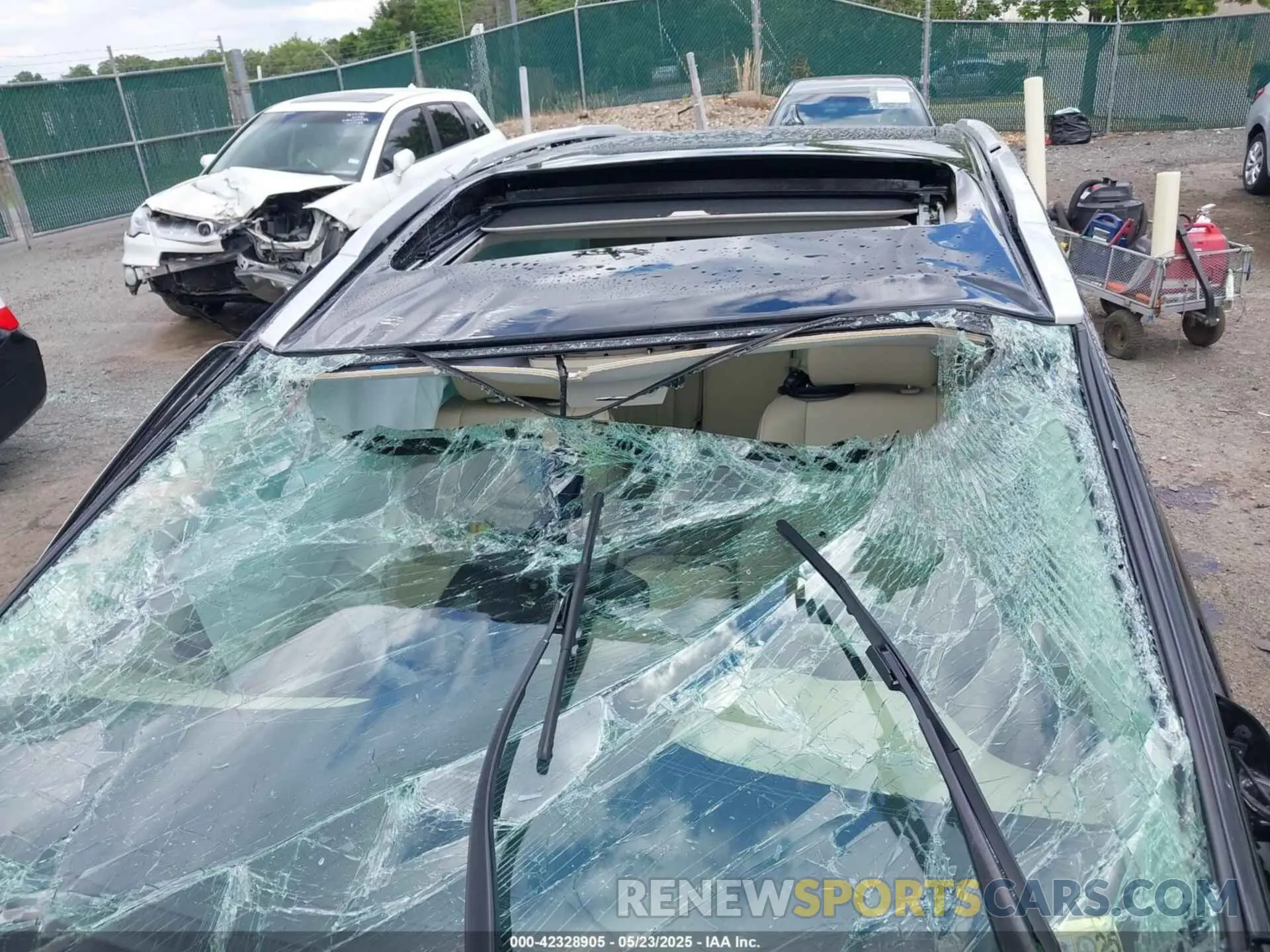 14 Photograph of a damaged car 5N1DL0MM4KC505140 INFINITI QX60 2019