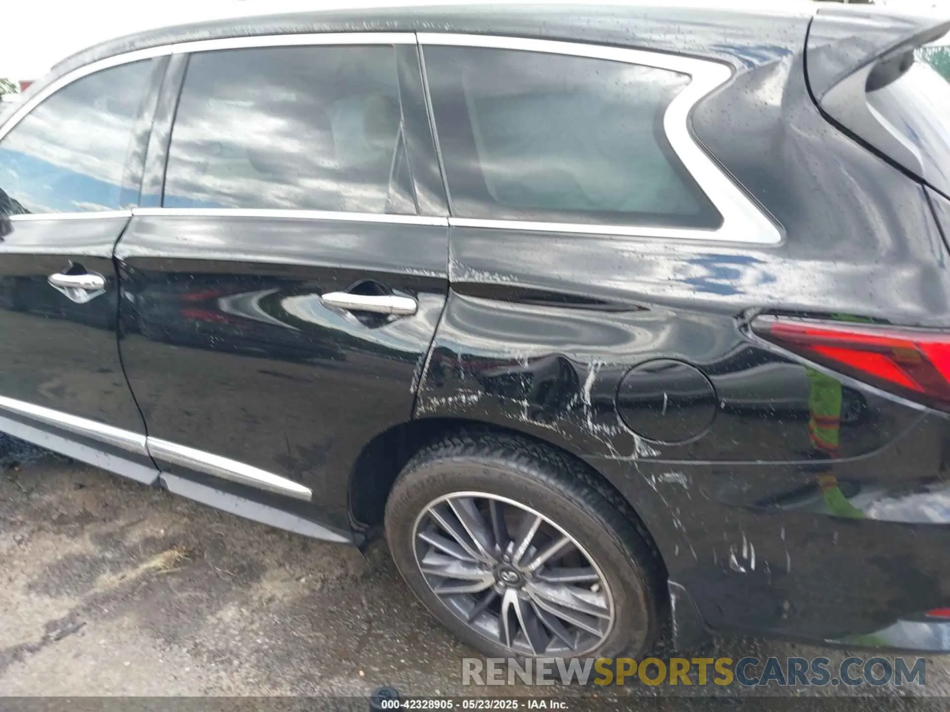 15 Photograph of a damaged car 5N1DL0MM4KC505140 INFINITI QX60 2019
