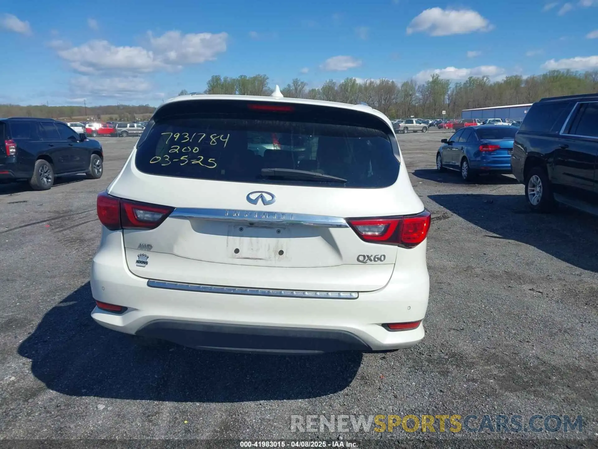 16 Photograph of a damaged car 5N1DL0MM4KC521533 INFINITI QX60 2019