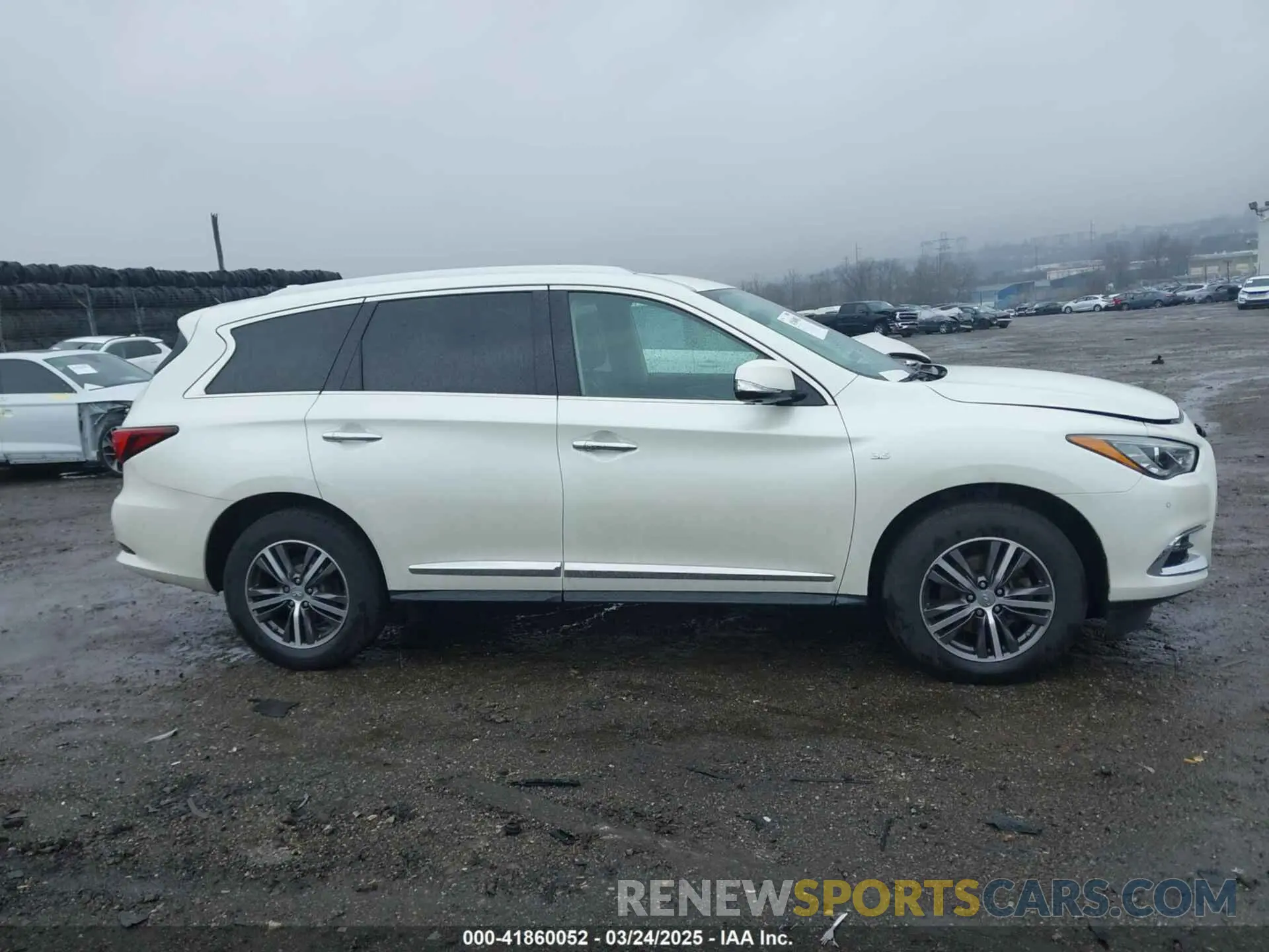 12 Photograph of a damaged car 5N1DL0MM4KC526893 INFINITI QX60 2019