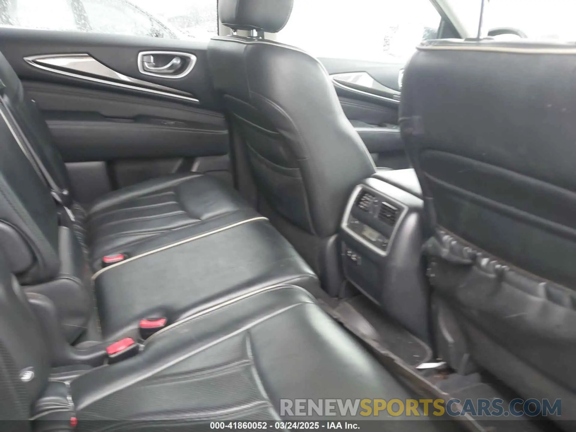 8 Photograph of a damaged car 5N1DL0MM4KC526893 INFINITI QX60 2019
