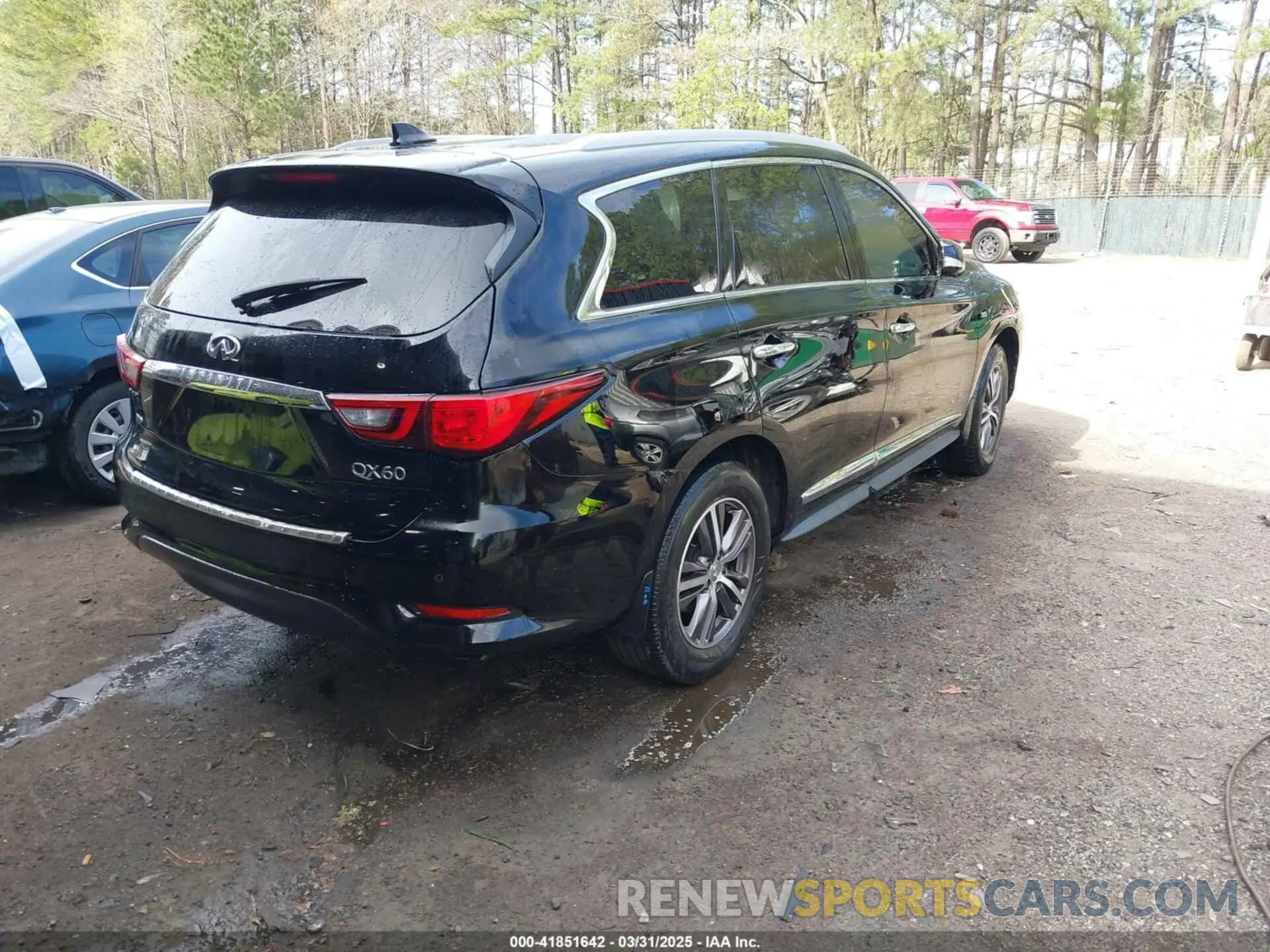 4 Photograph of a damaged car 5N1DL0MM4KC554662 INFINITI QX60 2019