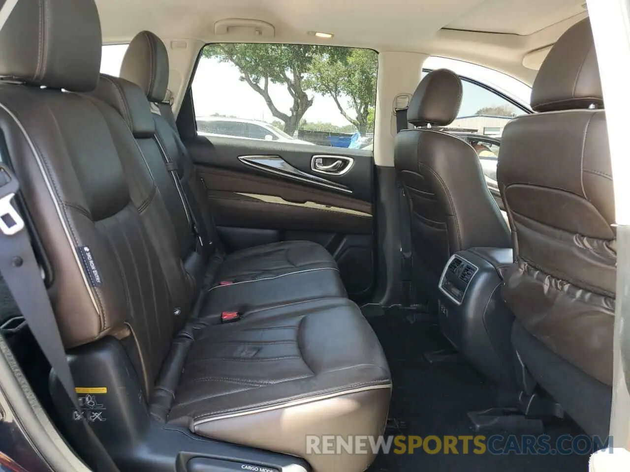 11 Photograph of a damaged car 5N1DL0MM4KC557187 INFINITI QX60 2019