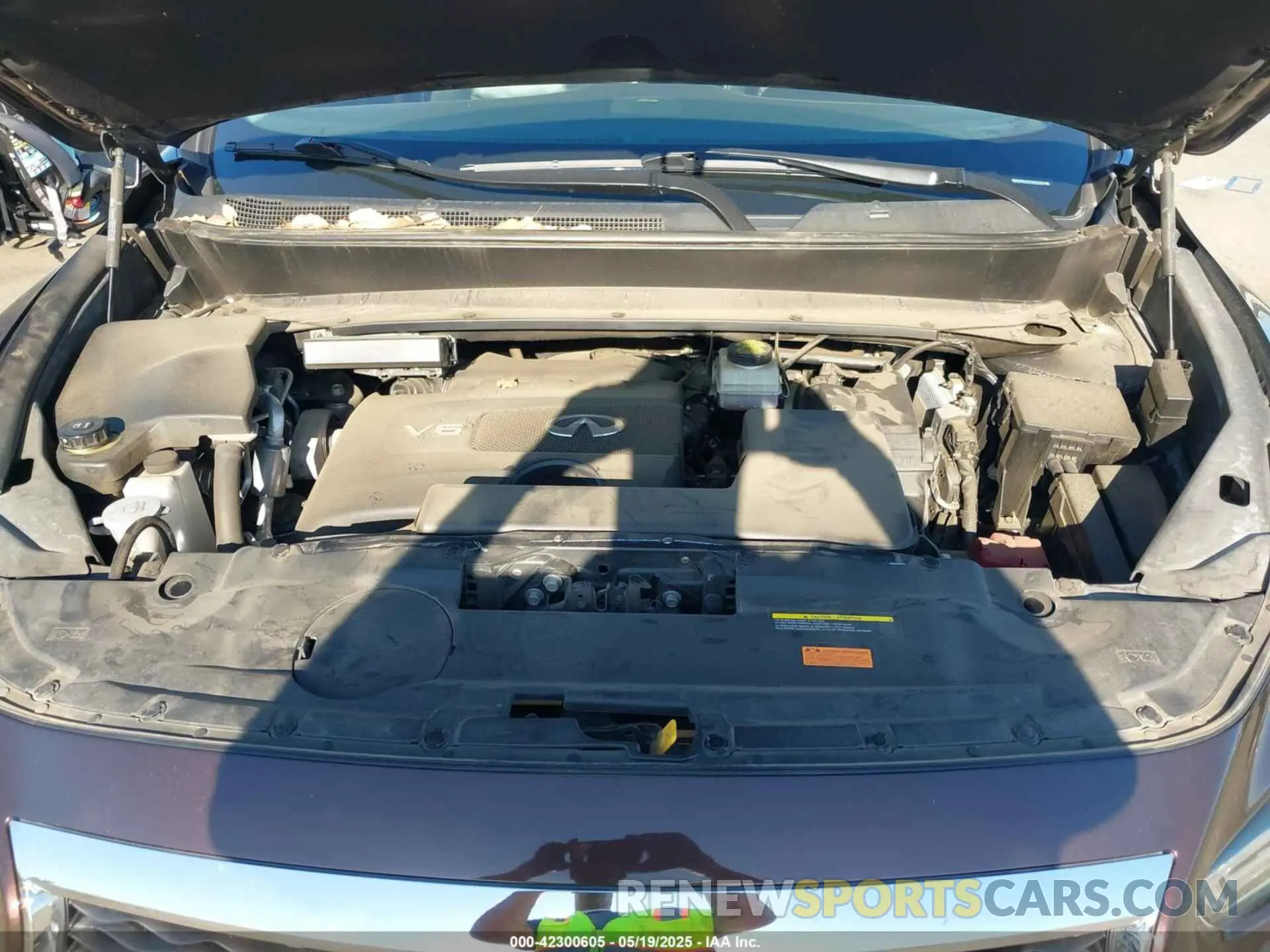 10 Photograph of a damaged car 5N1DL0MM4KC569307 INFINITI QX60 2019