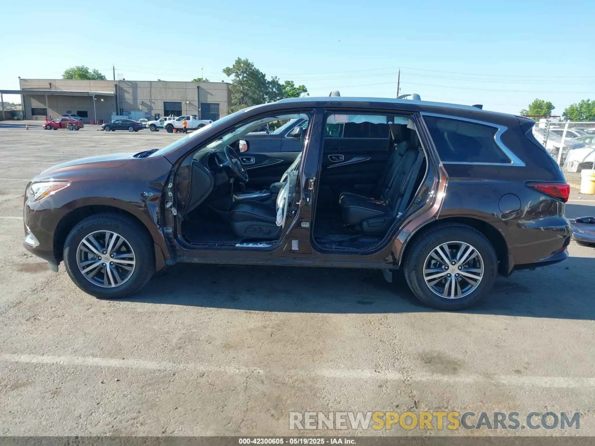 15 Photograph of a damaged car 5N1DL0MM4KC569307 INFINITI QX60 2019