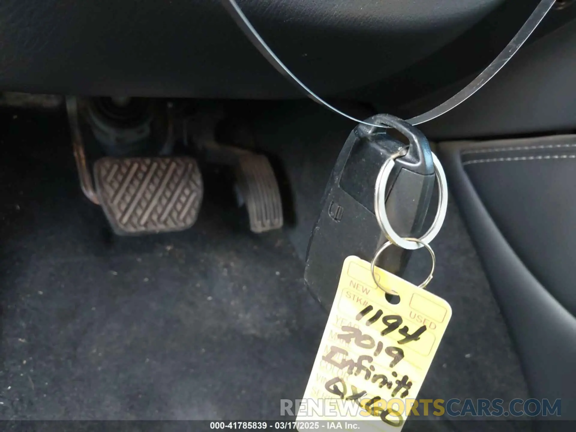 11 Photograph of a damaged car 5N1DL0MM5KC529818 INFINITI QX60 2019