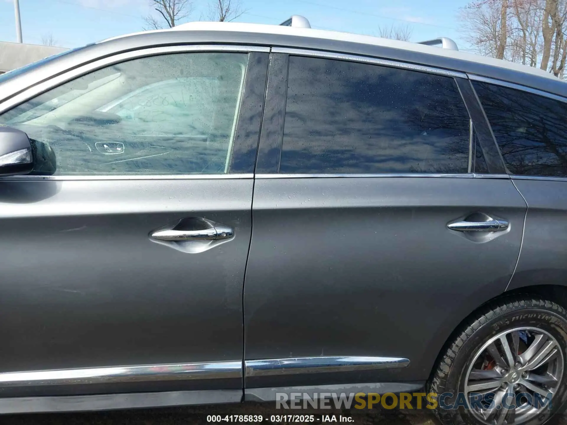 14 Photograph of a damaged car 5N1DL0MM5KC529818 INFINITI QX60 2019