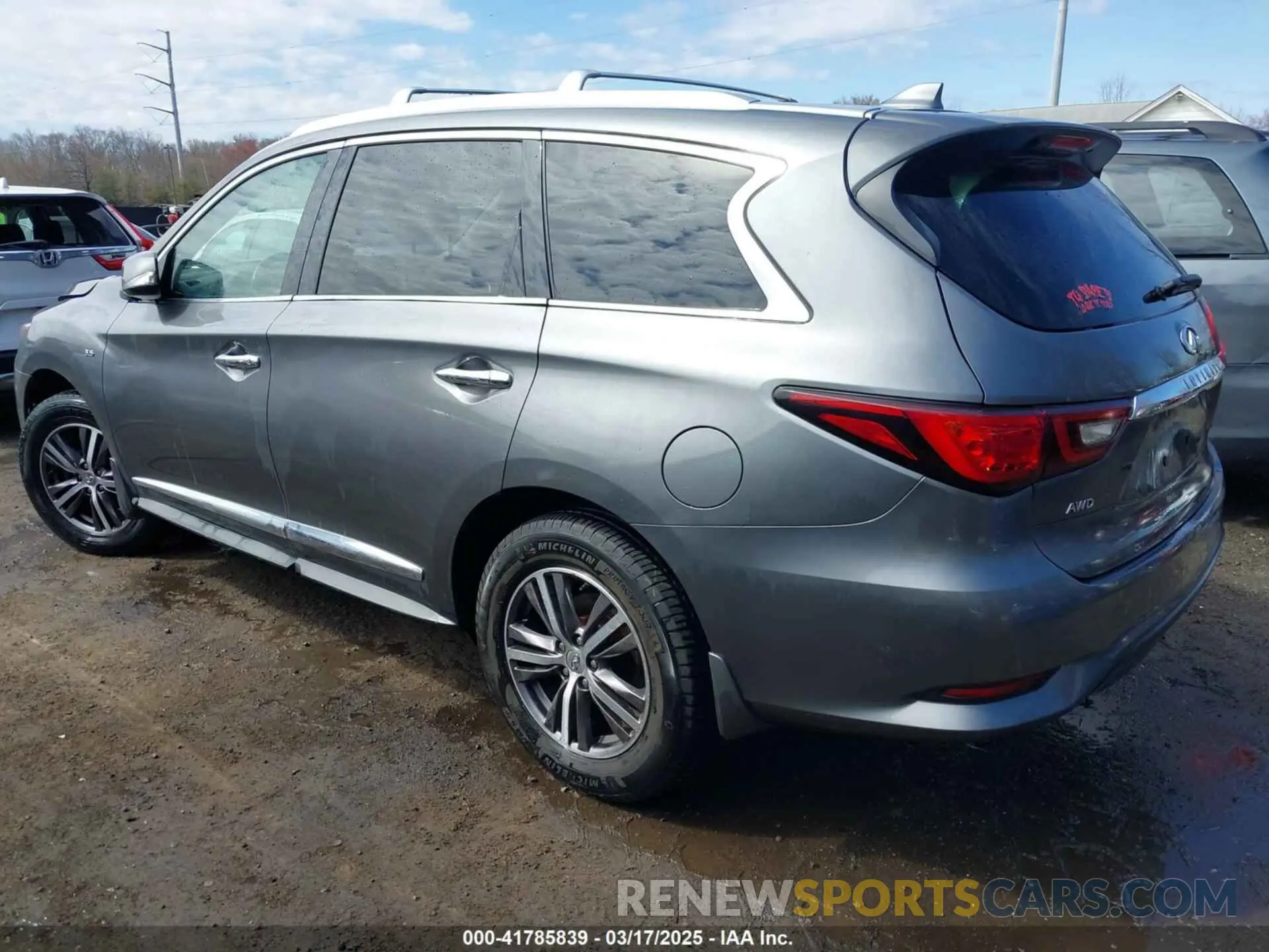 3 Photograph of a damaged car 5N1DL0MM5KC529818 INFINITI QX60 2019