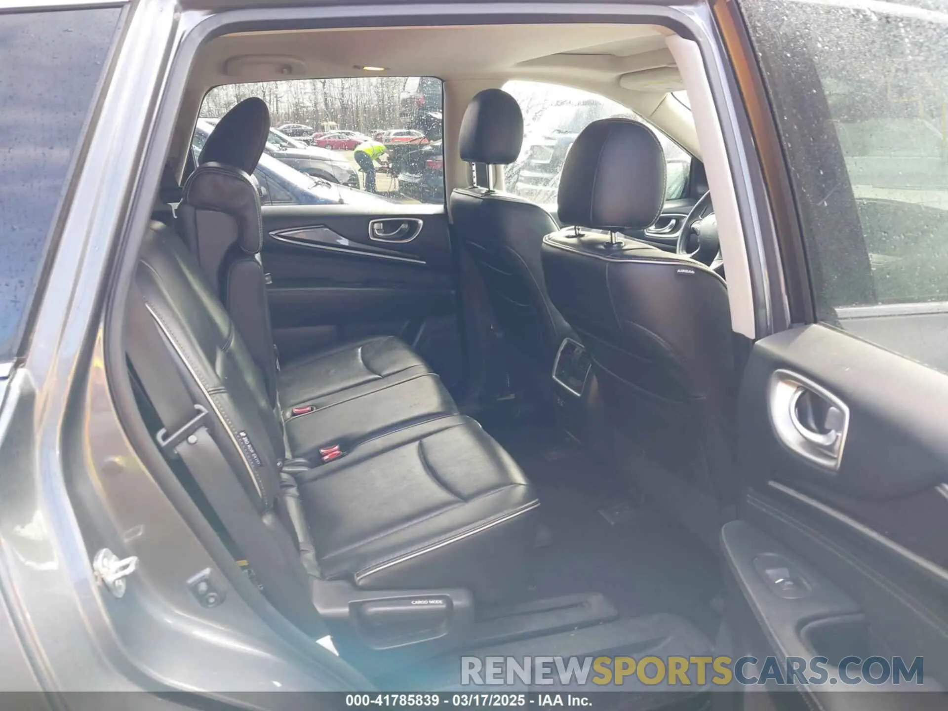 8 Photograph of a damaged car 5N1DL0MM5KC529818 INFINITI QX60 2019